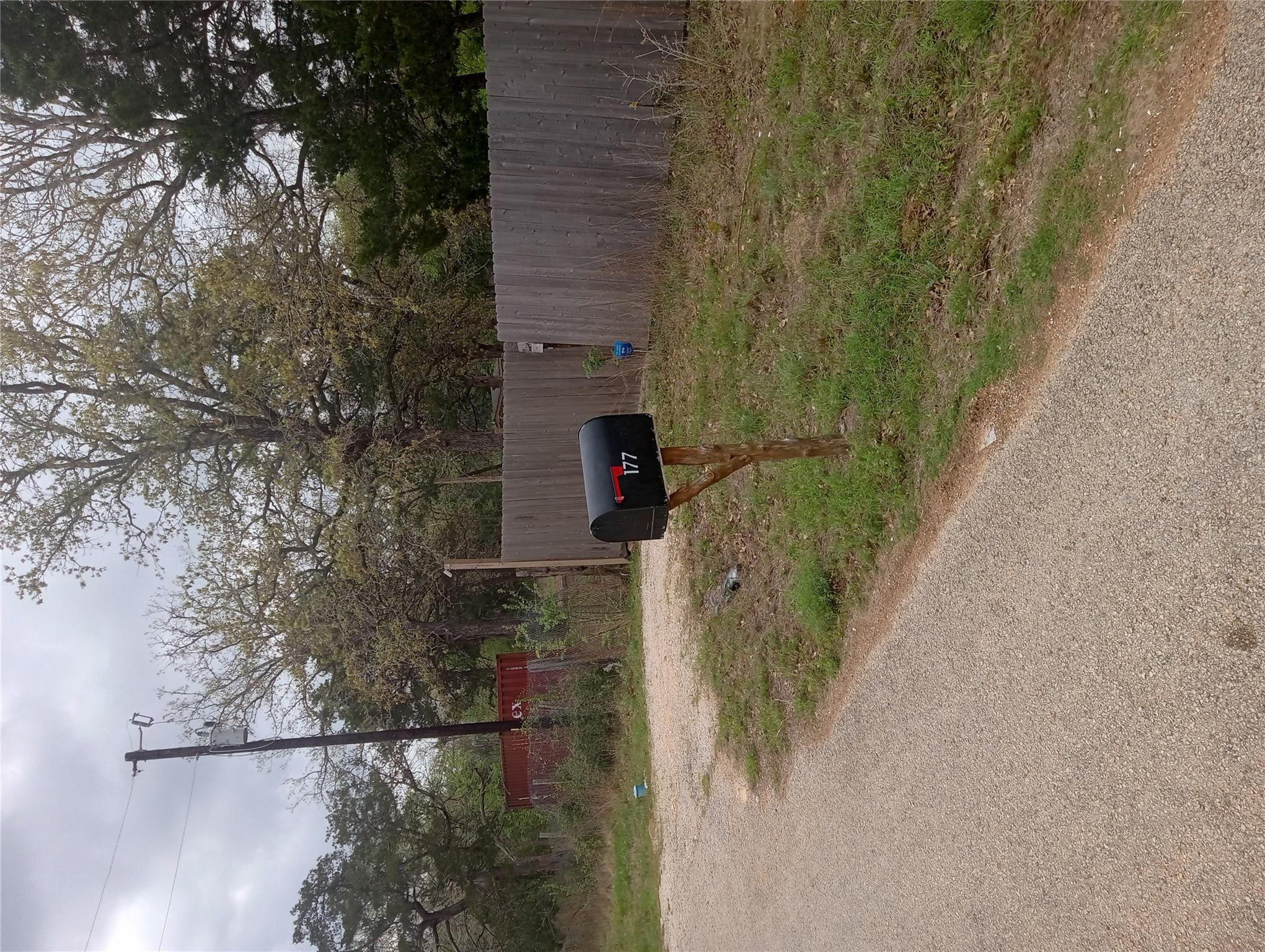 177 Moon Mist Dr, Bastrop, TX 78602