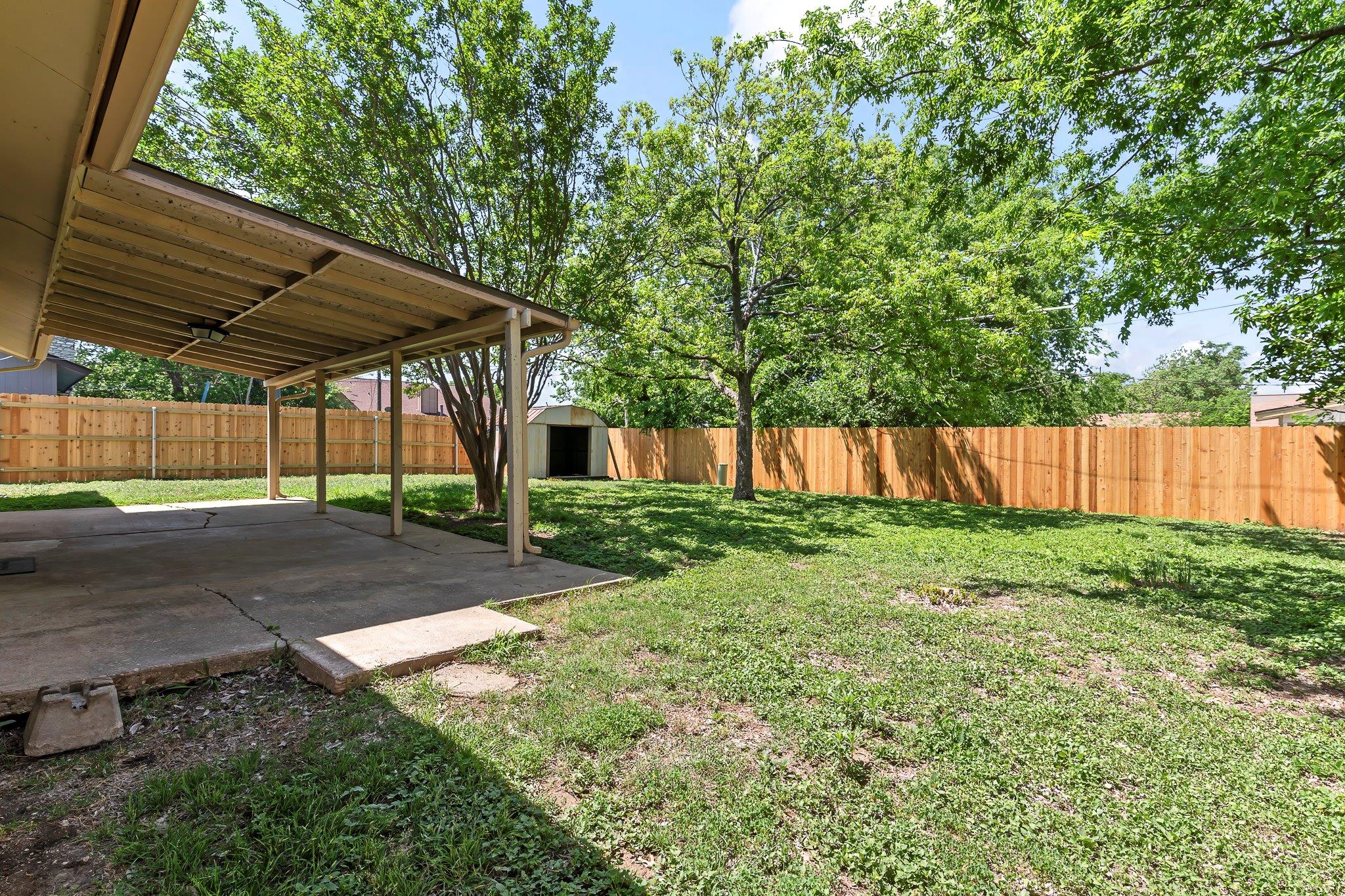 802 Lawnmont Dr, Round Rock, TX 78664