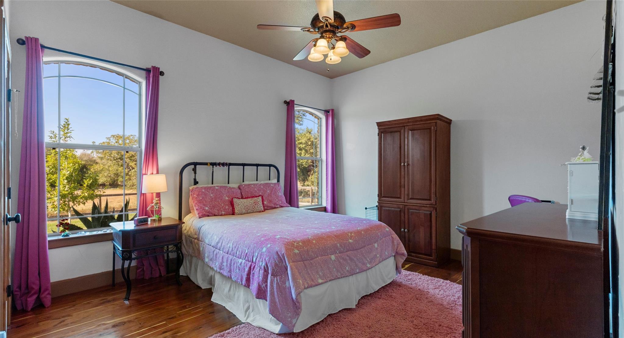 189 Sandy Creek Ranch Dr, Smithville, TX 78957