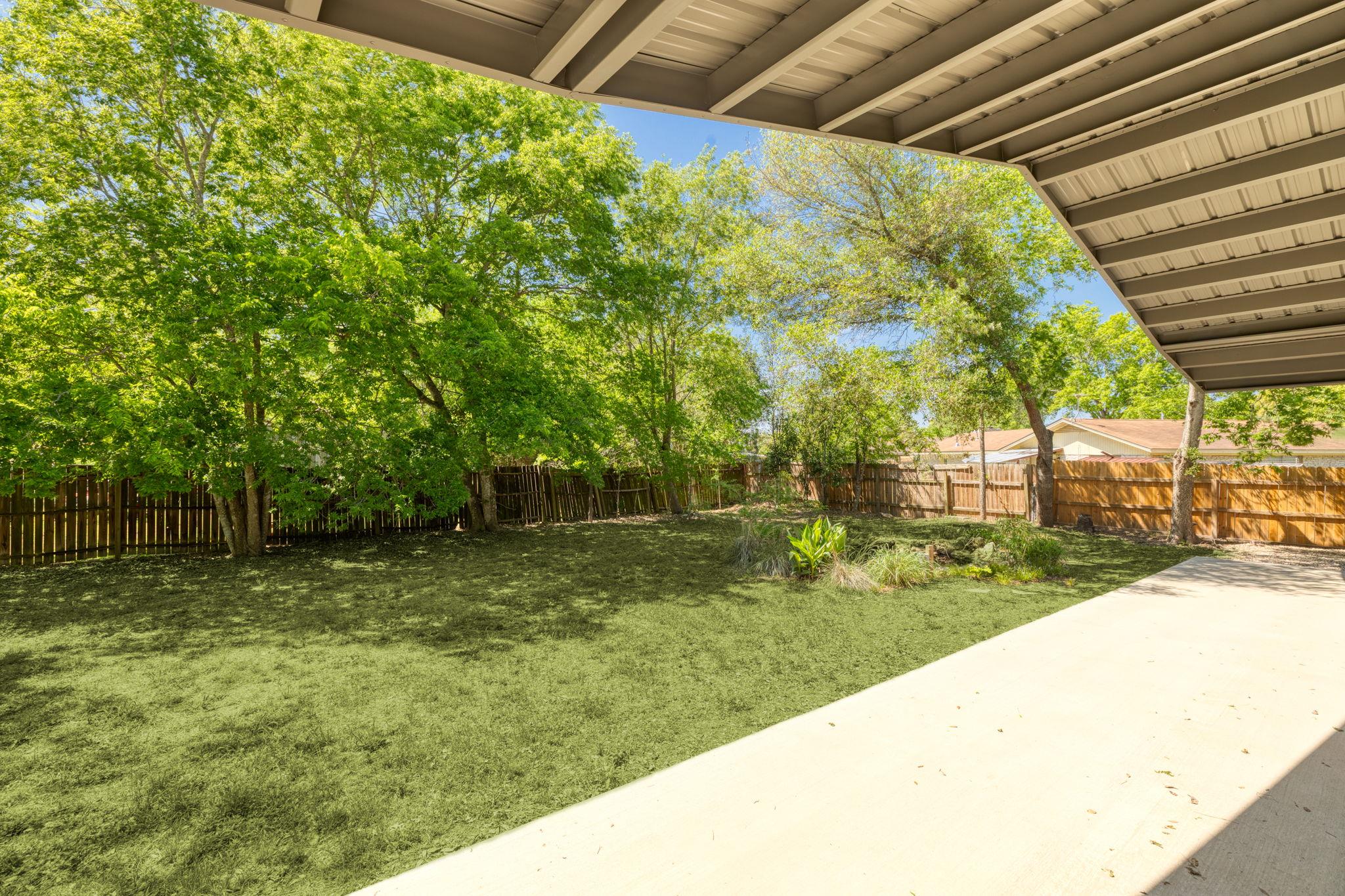 105 Schroeder St, Lockhart, TX 78644