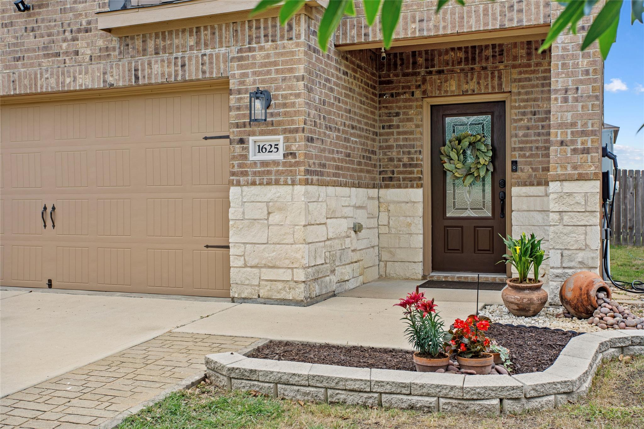 1625 Breanna Ln, Kyle, TX 78640
