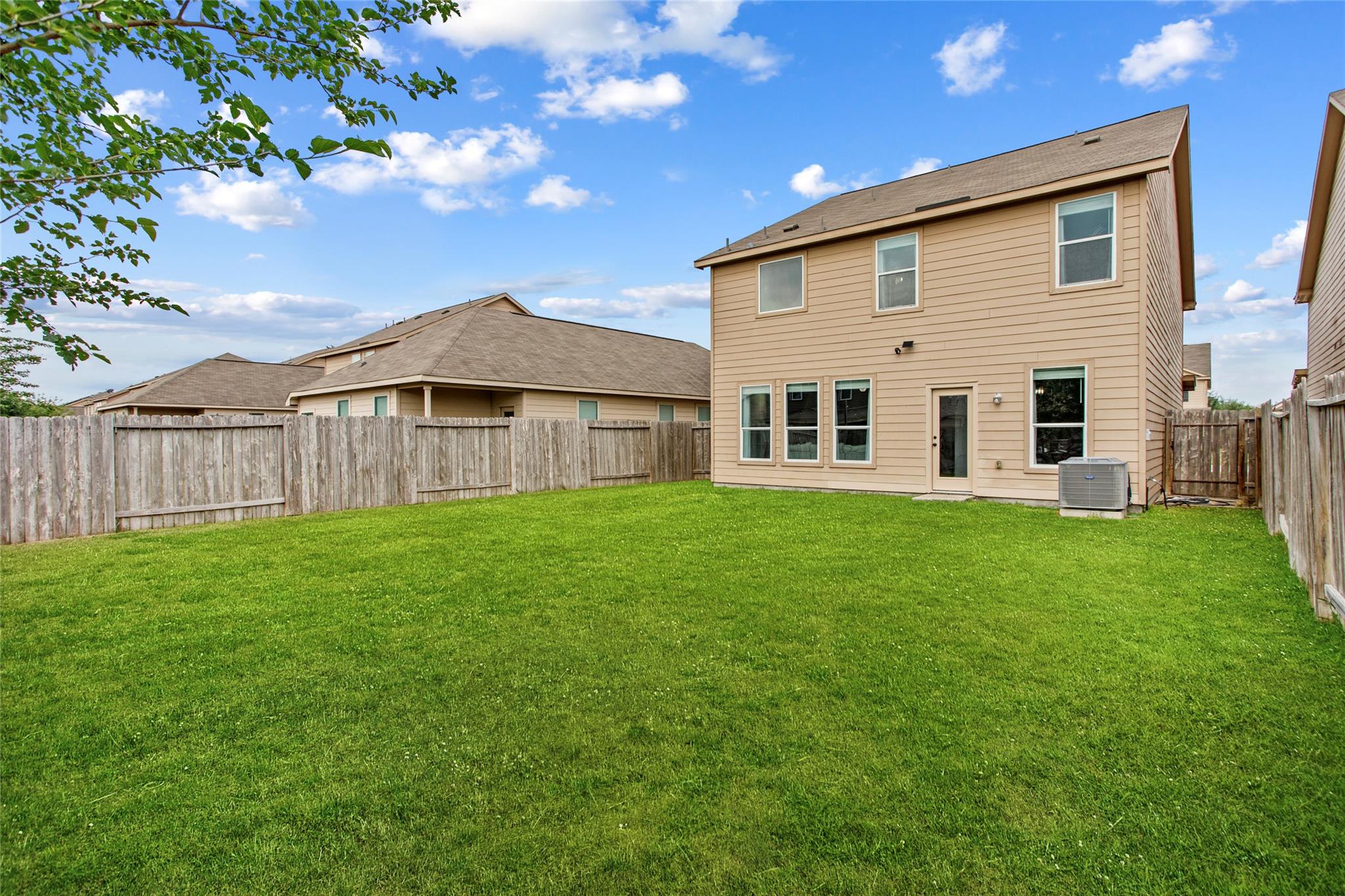 1625 Breanna Ln, Kyle, TX 78640