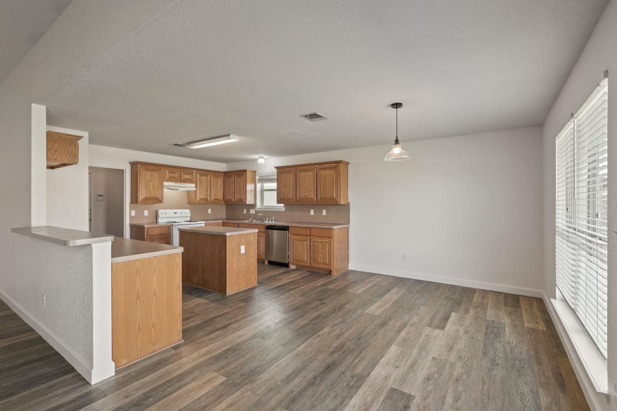 1609 Paint Brush Dr, Lockhart, TX 78644