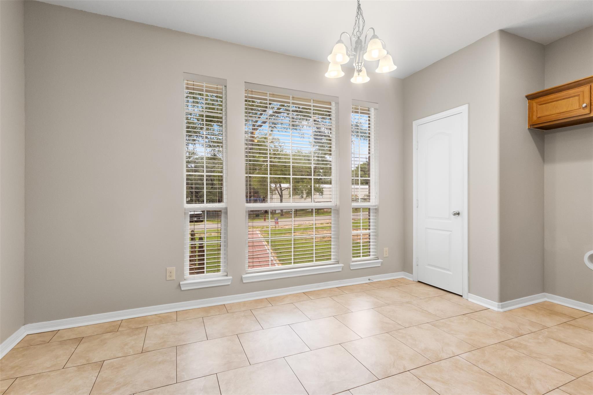 112 Mari Ln, Spicewood, TX 78669