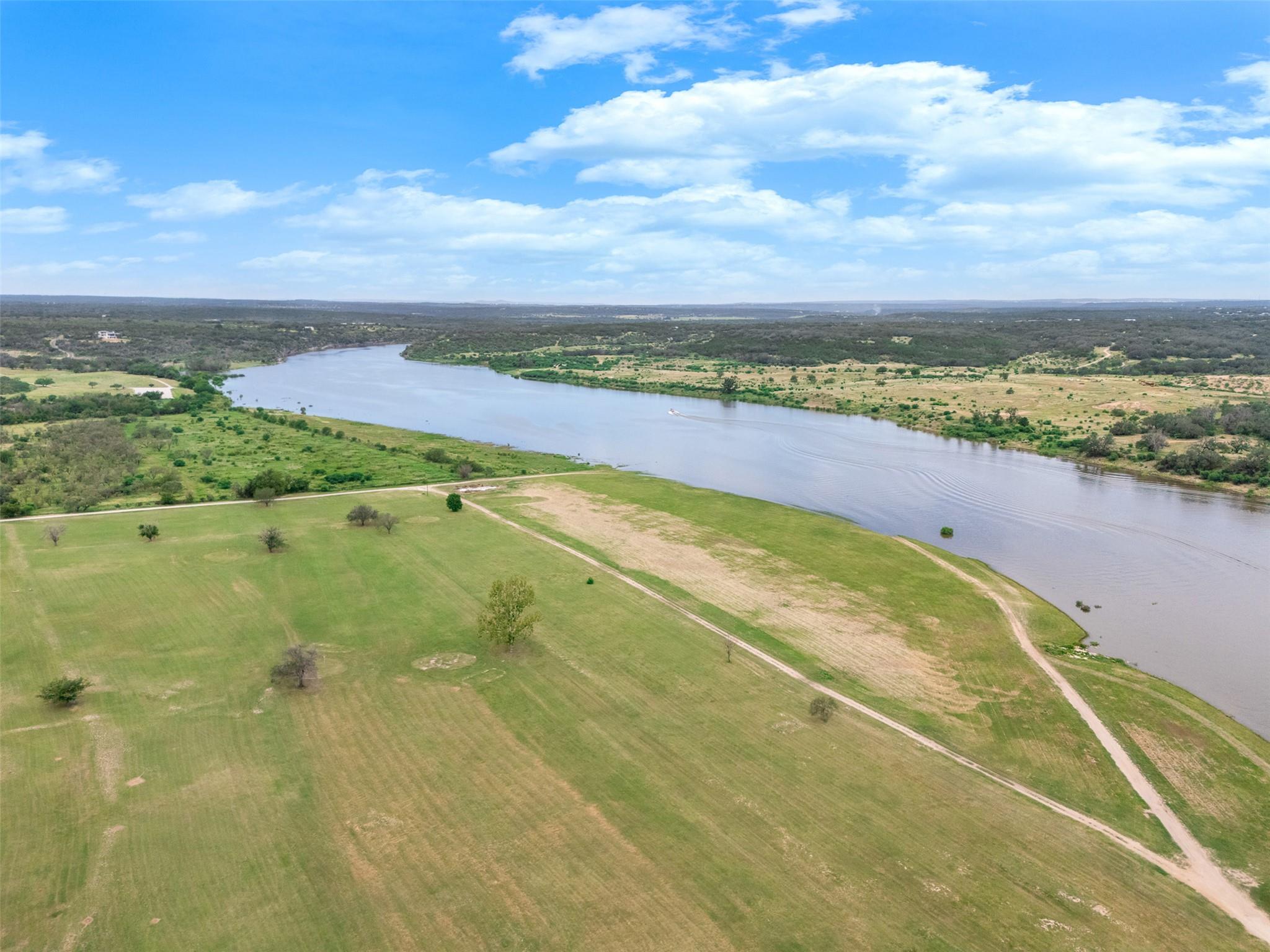 112 Mari Ln, Spicewood, TX 78669