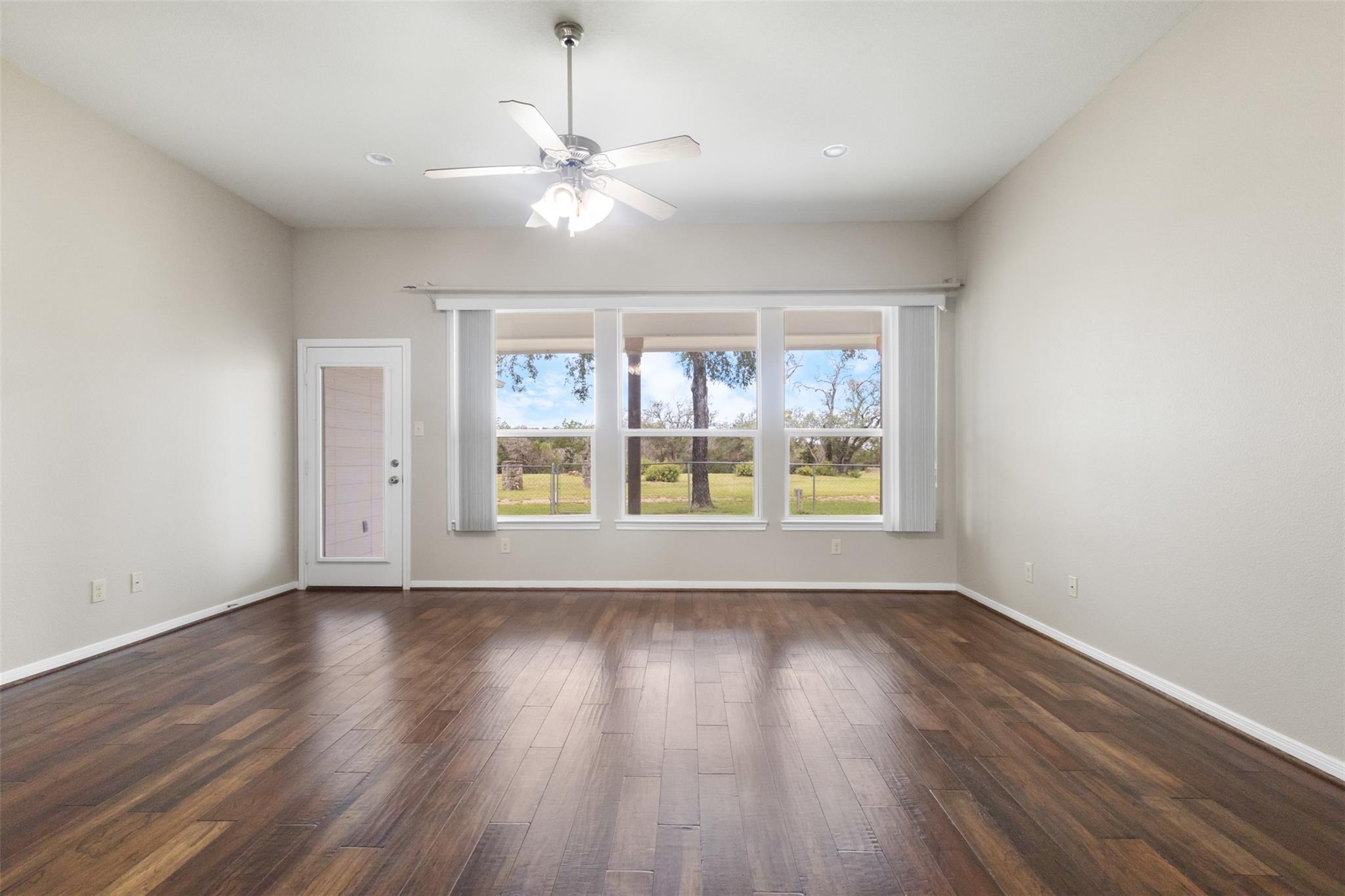 112 Mari Ln, Spicewood, TX 78669