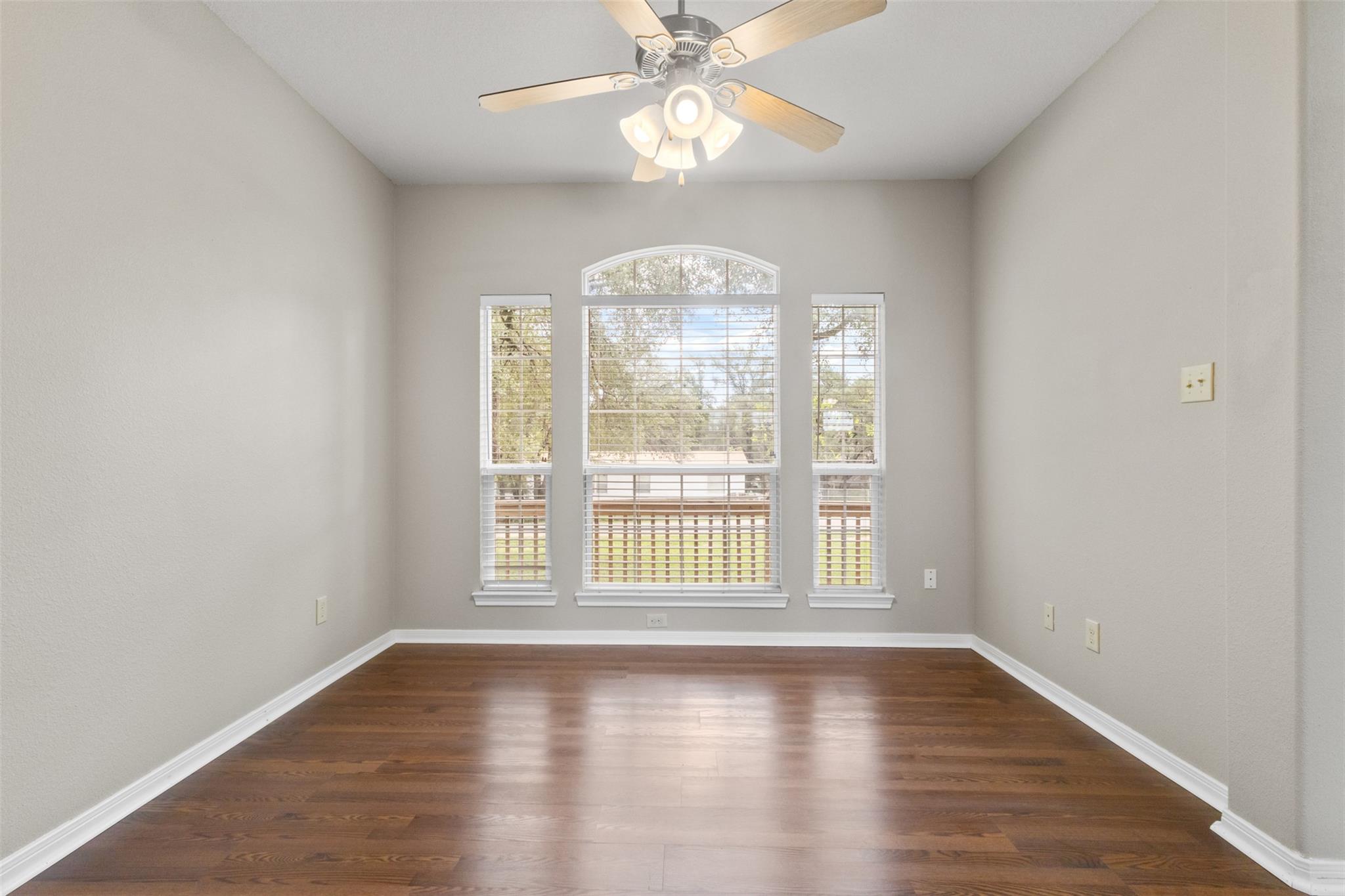 112 Mari Ln, Spicewood, TX 78669