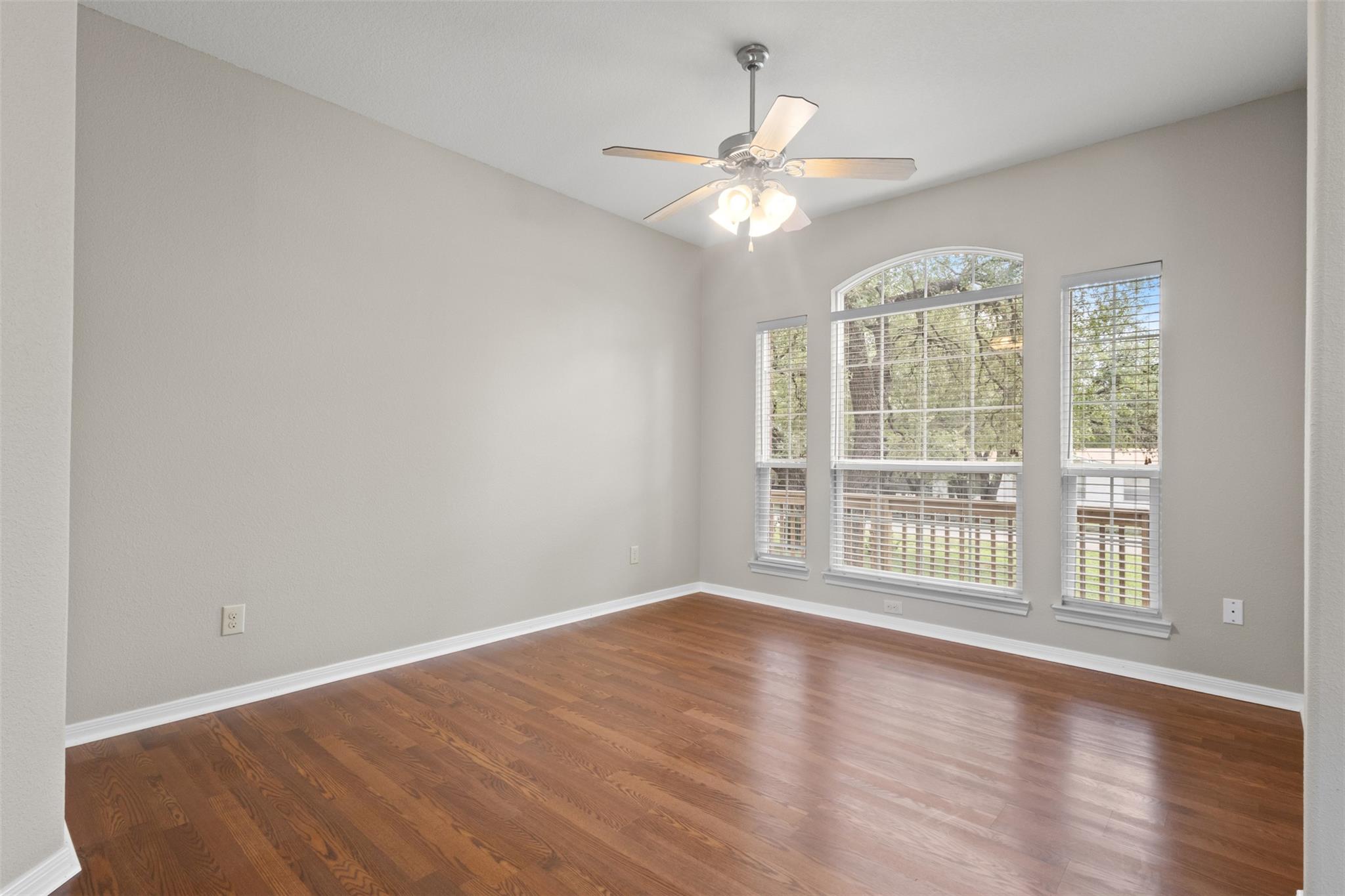 112 Mari Ln, Spicewood, TX 78669