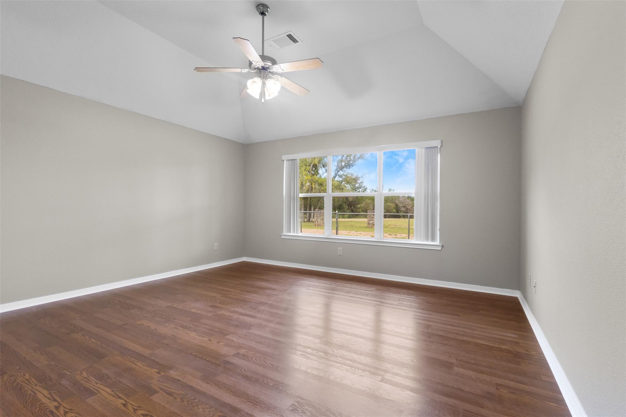 112 Mari Ln, Spicewood, TX 78669