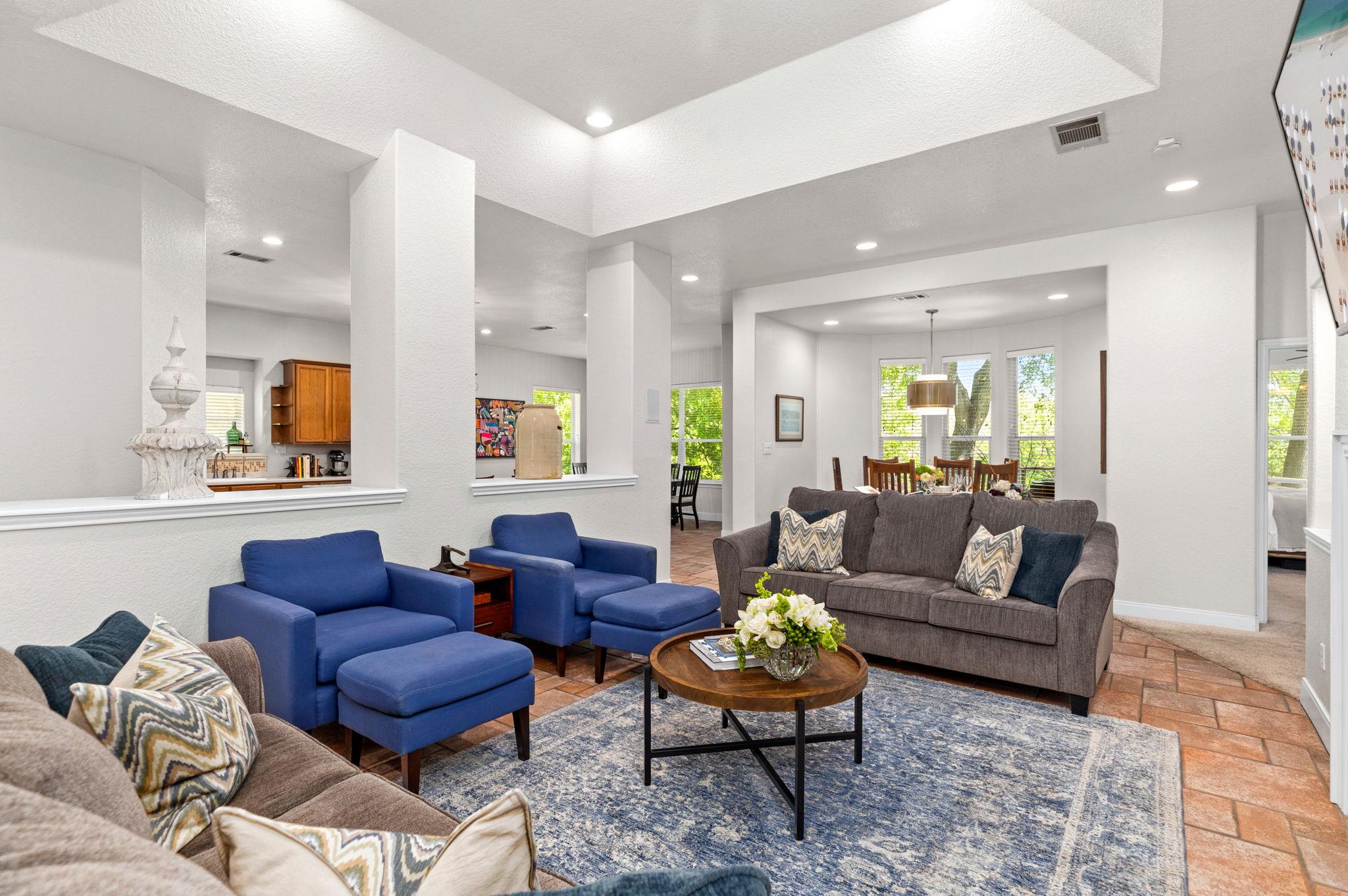 326 Red Bird Ln, Kingsbury, TX 78638