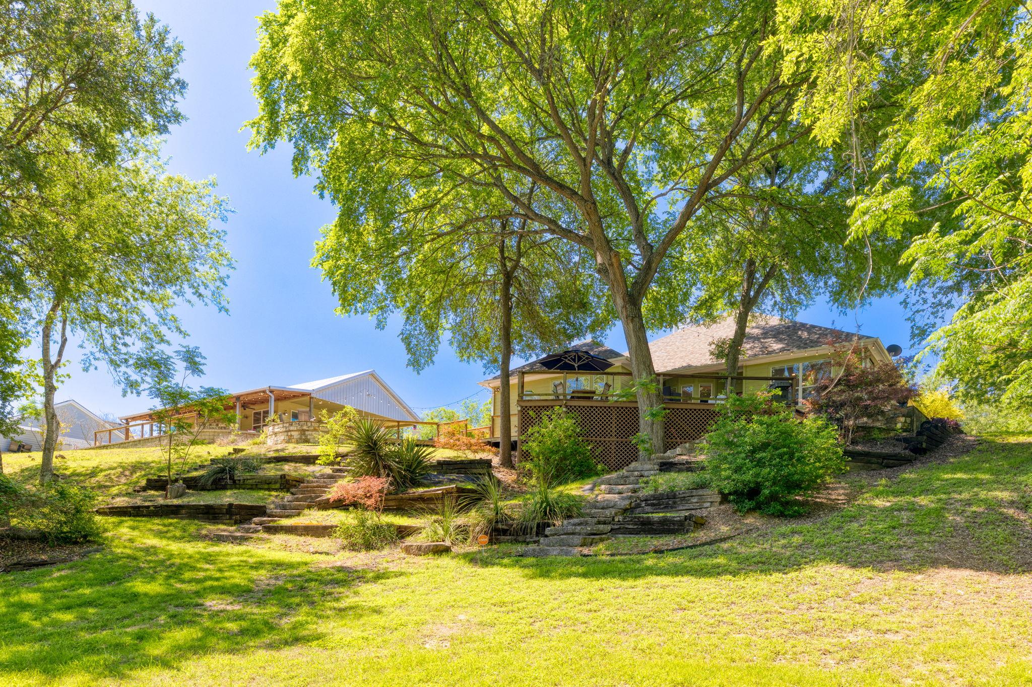 326 Red Bird Ln, Kingsbury, TX 78638