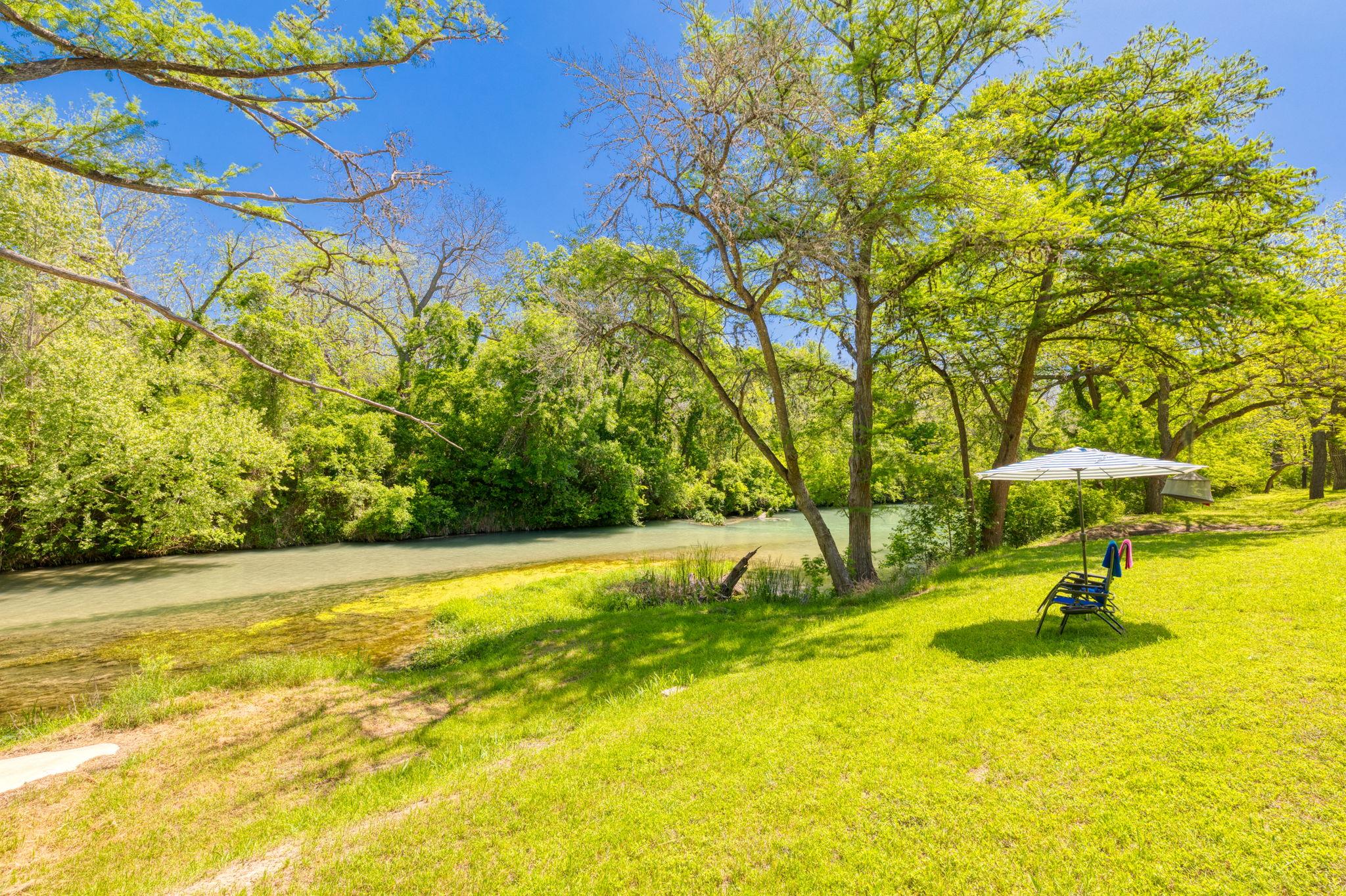 326 Red Bird Ln, Kingsbury, TX 78638