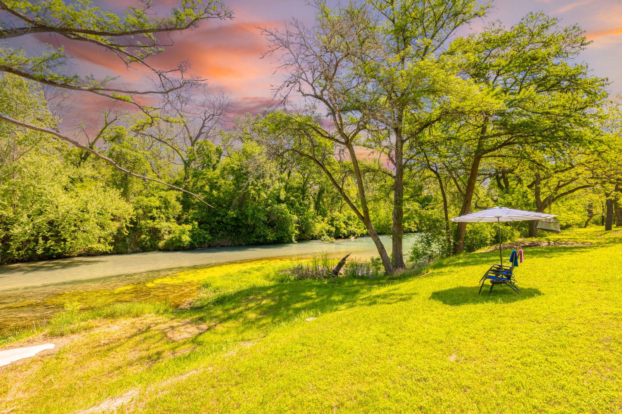 326 Red Bird Ln, Kingsbury, TX 78638