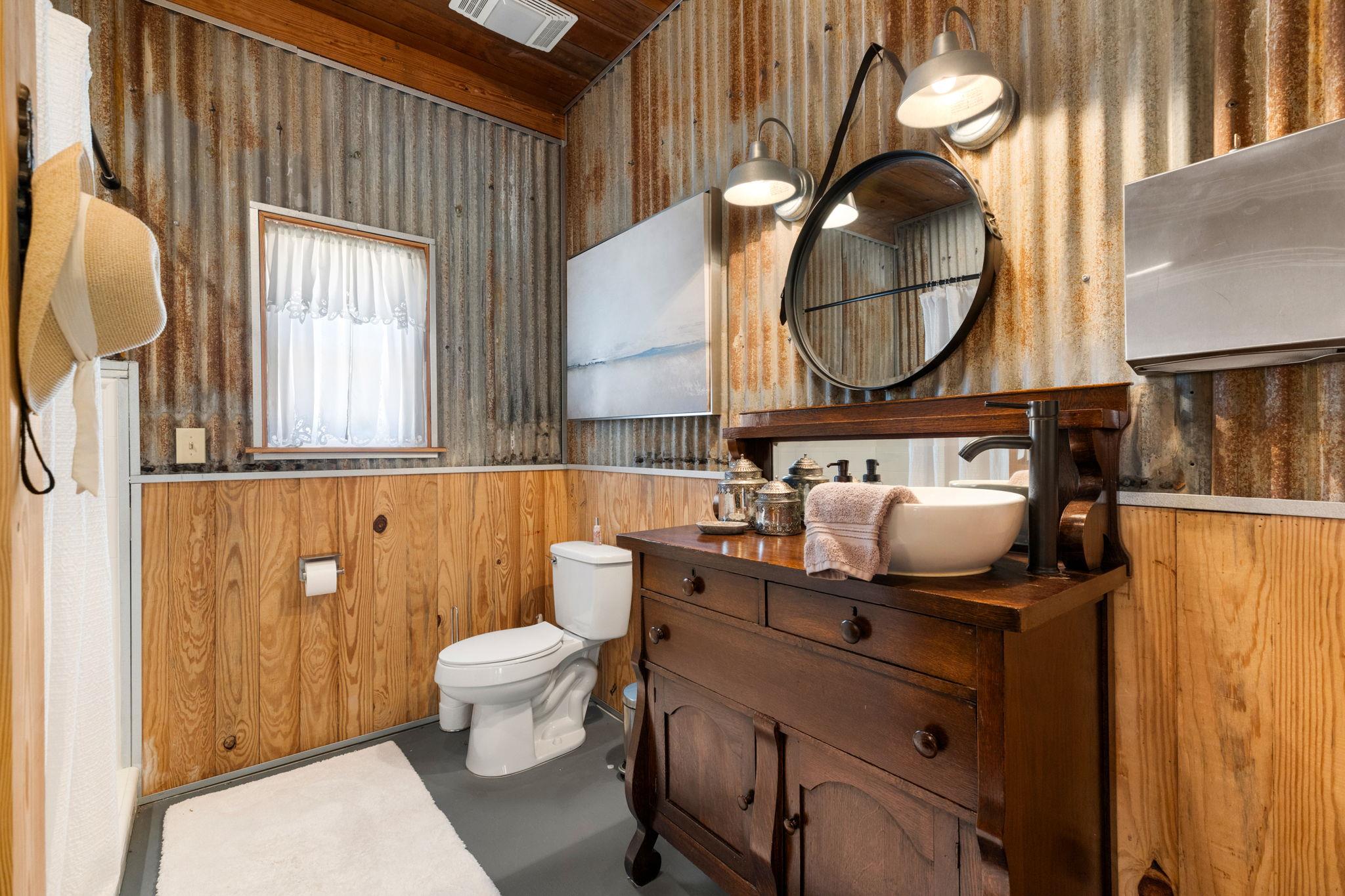 326 Red Bird Ln, Kingsbury, TX 78638