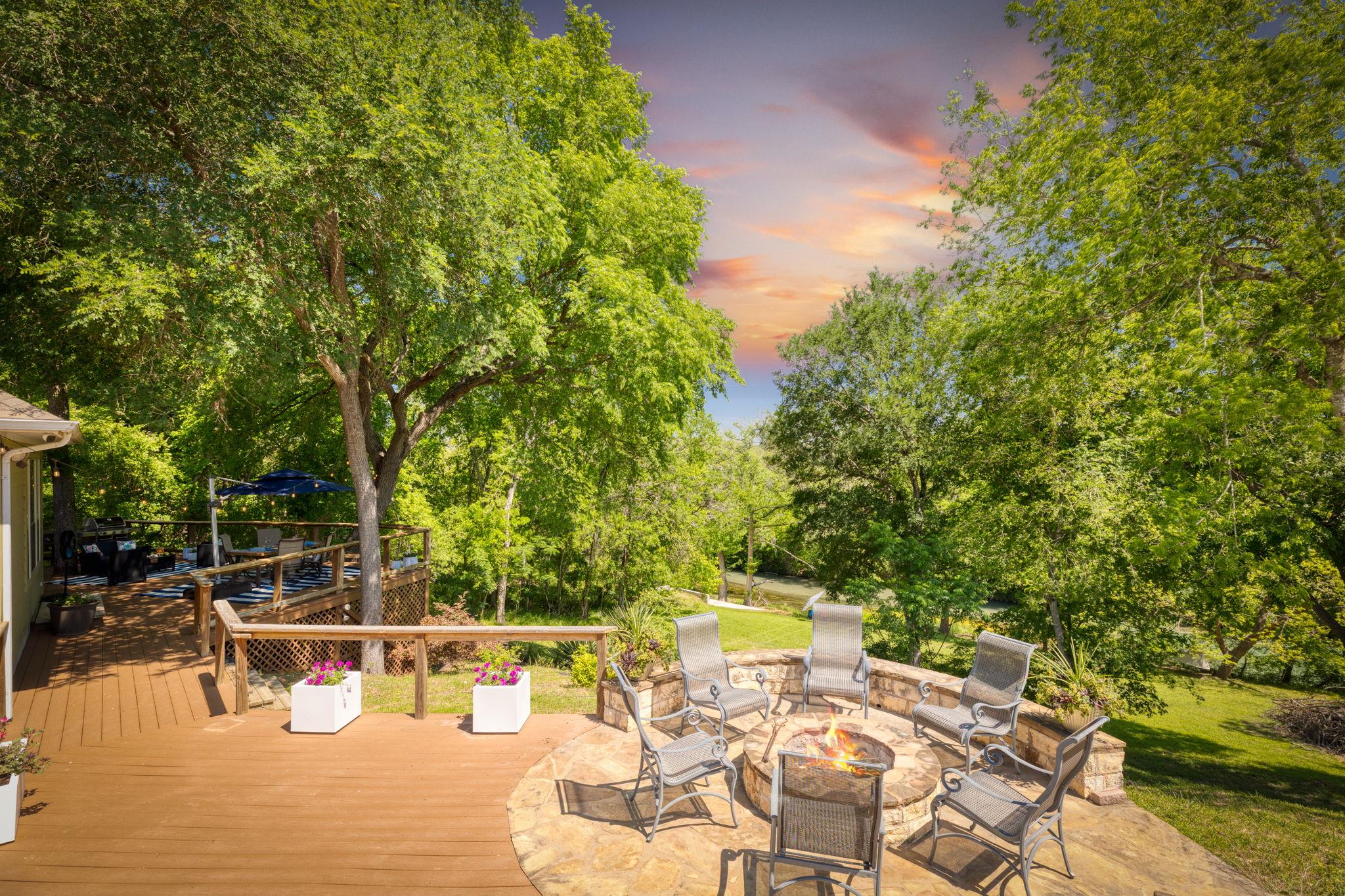 326 Red Bird Ln, Kingsbury, TX 78638