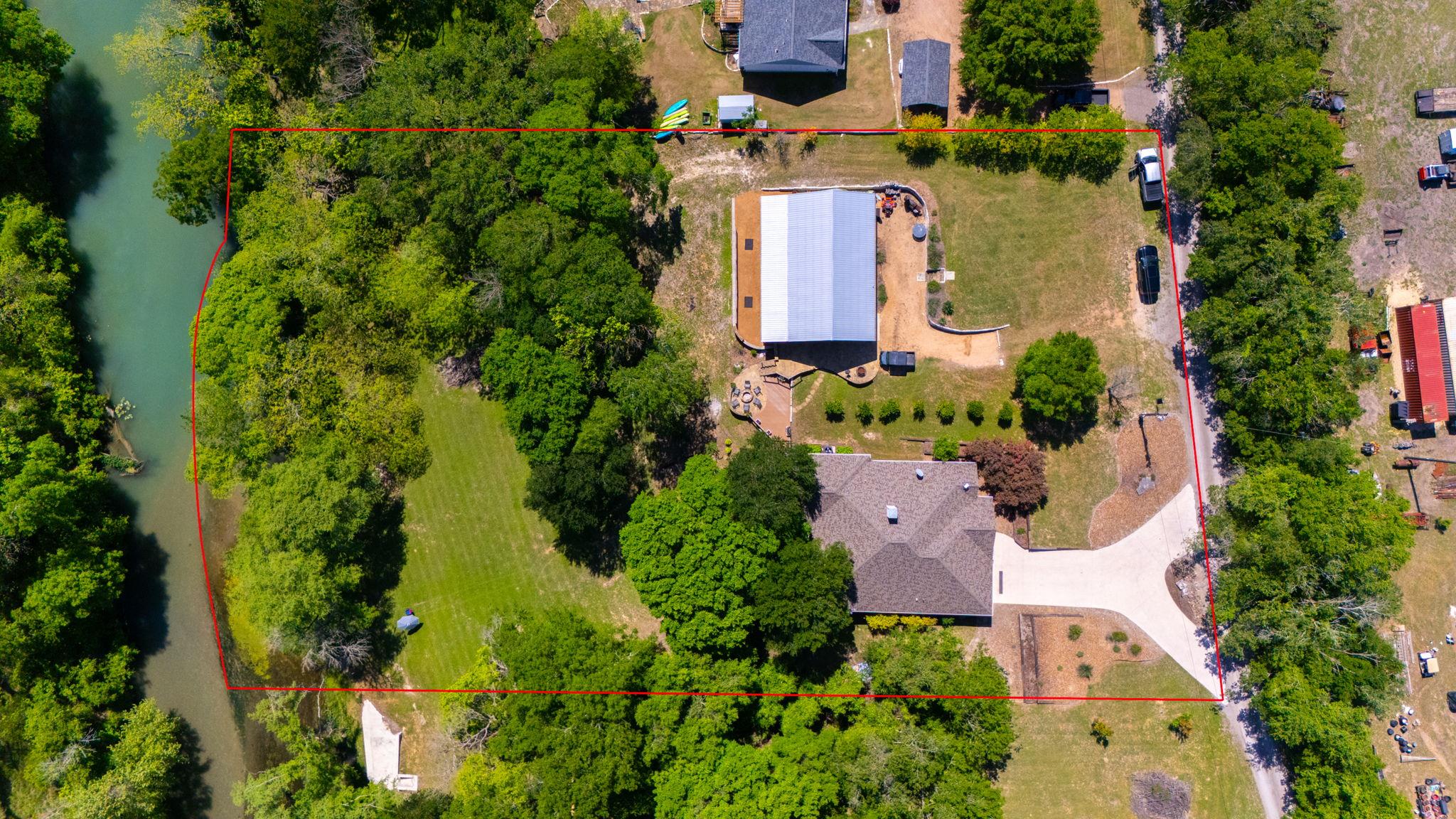 326 Red Bird Ln, Kingsbury, TX 78638