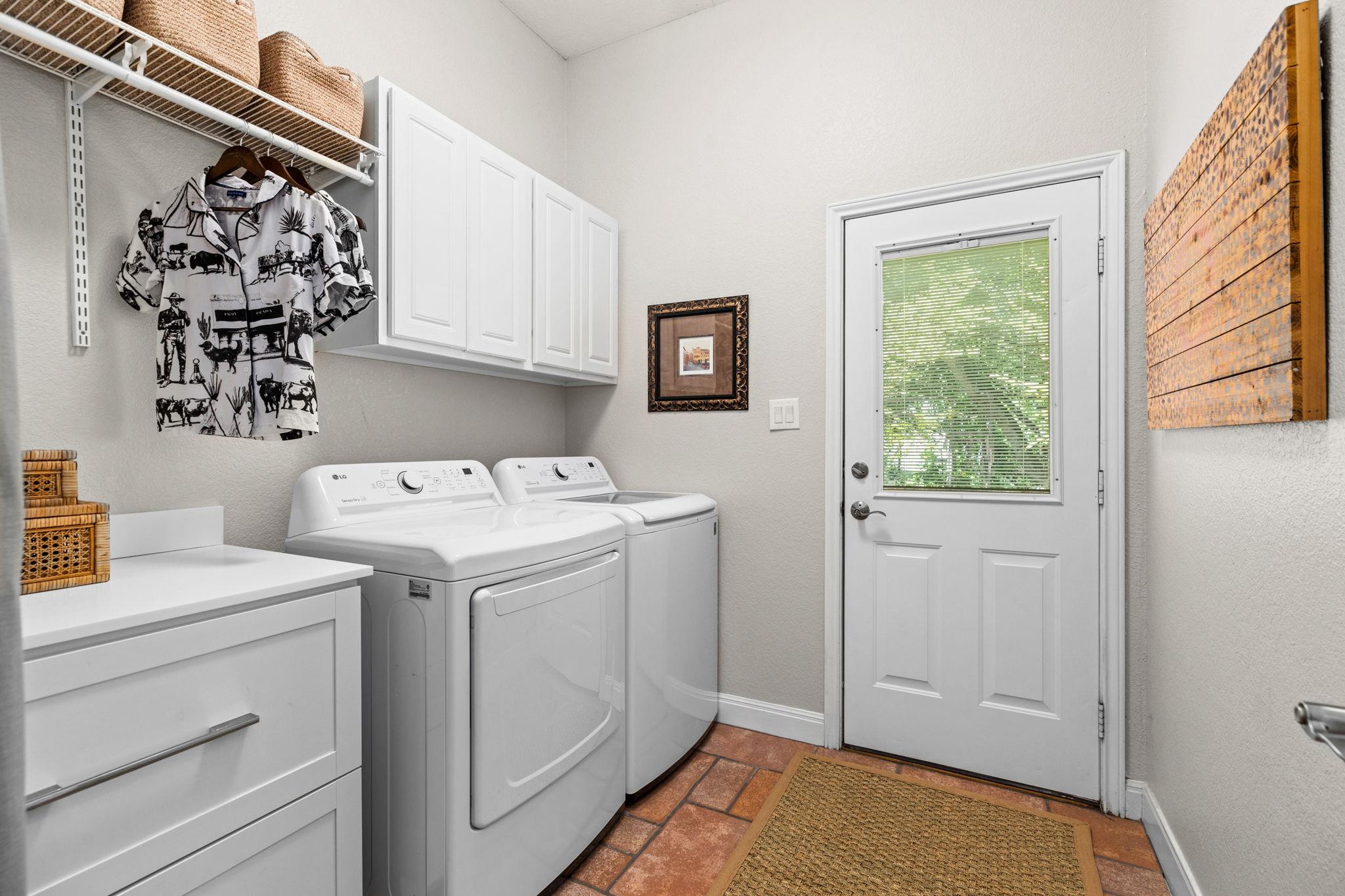 326 Red Bird Ln, Kingsbury, TX 78638