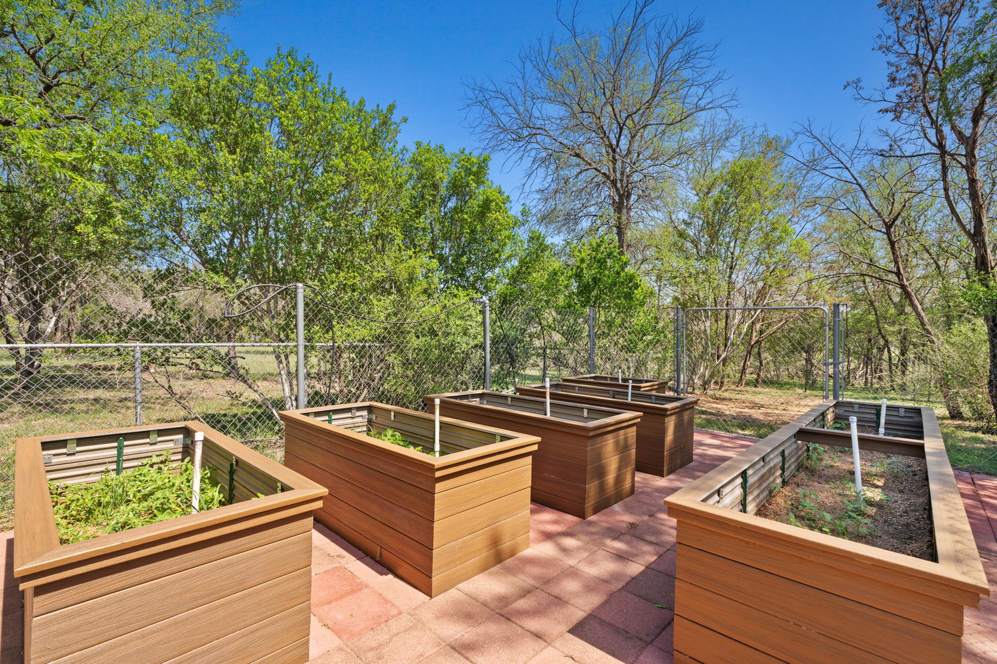 2409 Mormon Mill Rd, Marble Falls, TX 78654