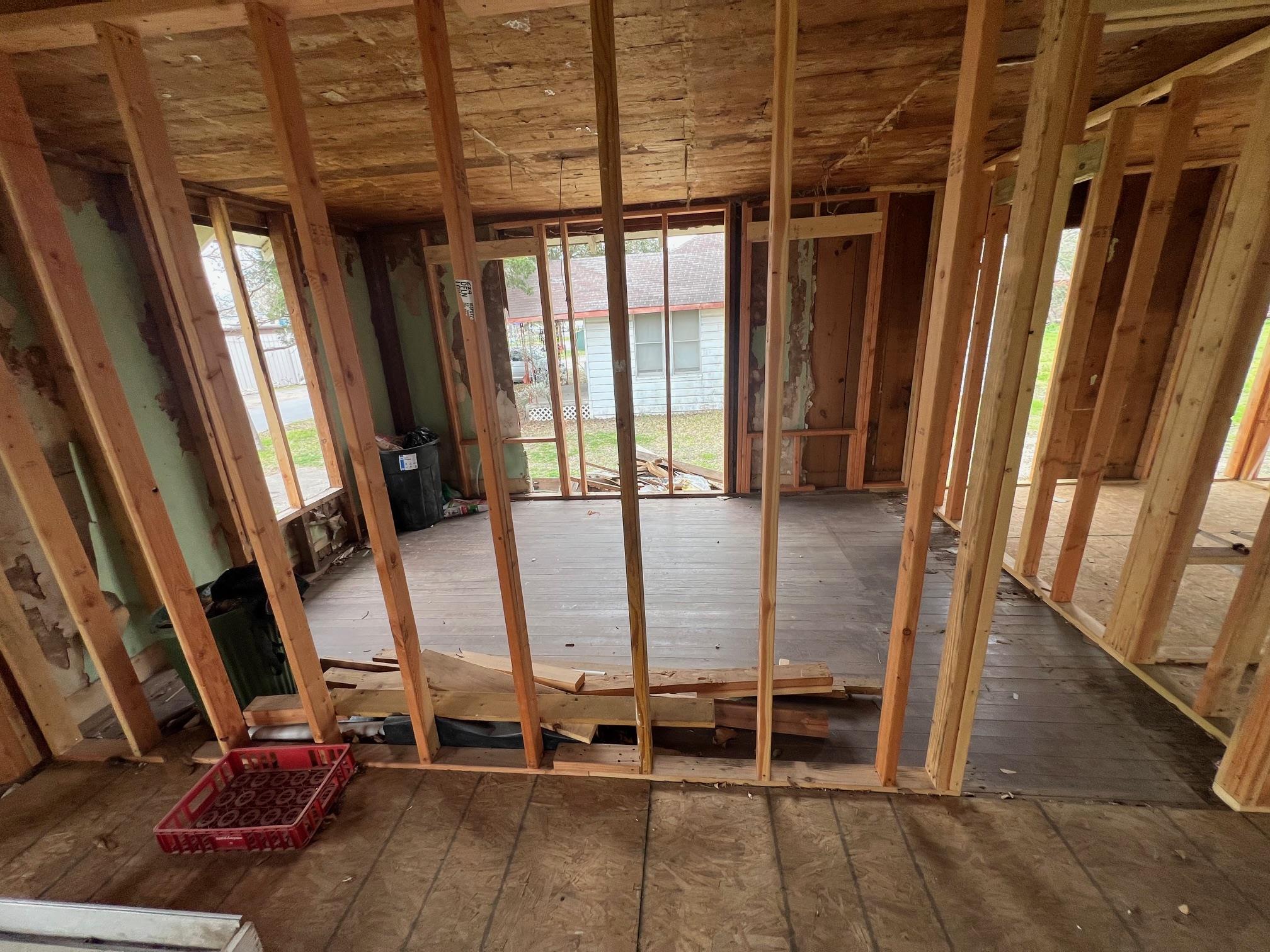 111 W Austin St, Luling, TX 78648