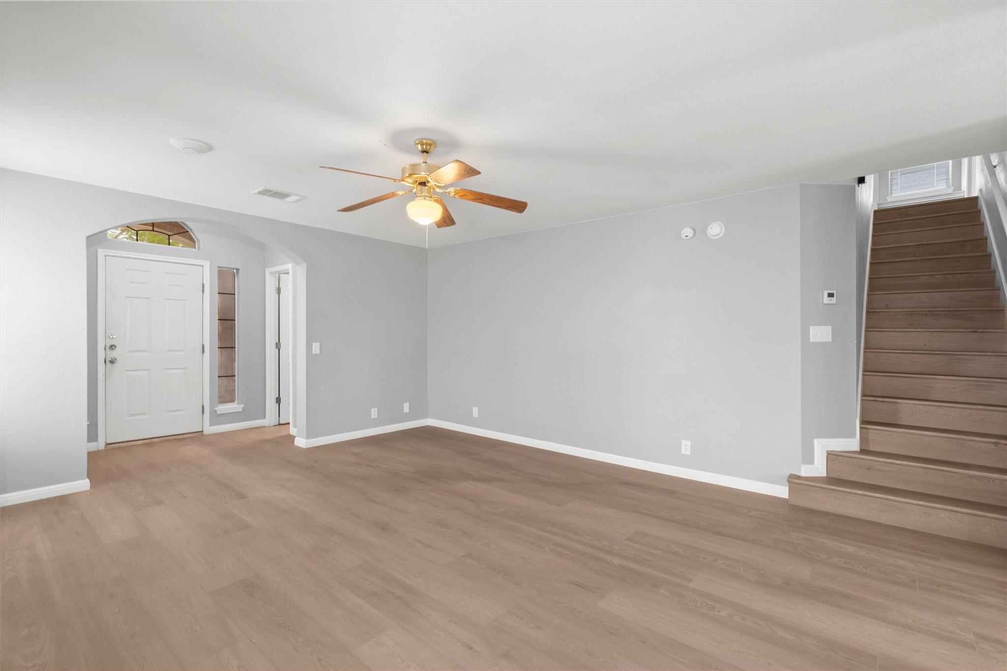 818 San Vicente Dr, Leander, TX 78641