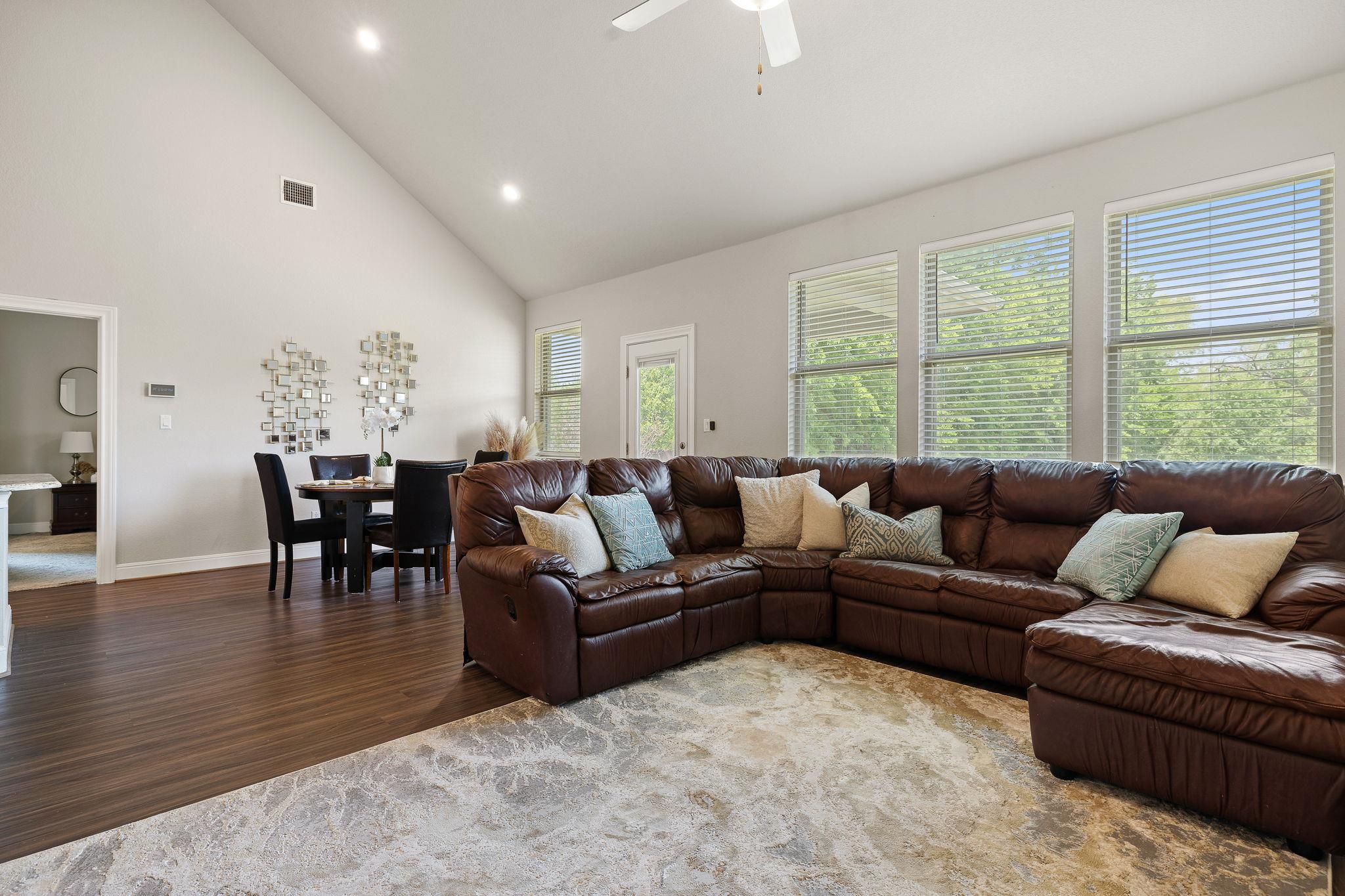 561 Middle Brook Dr, Leander, TX 78641
