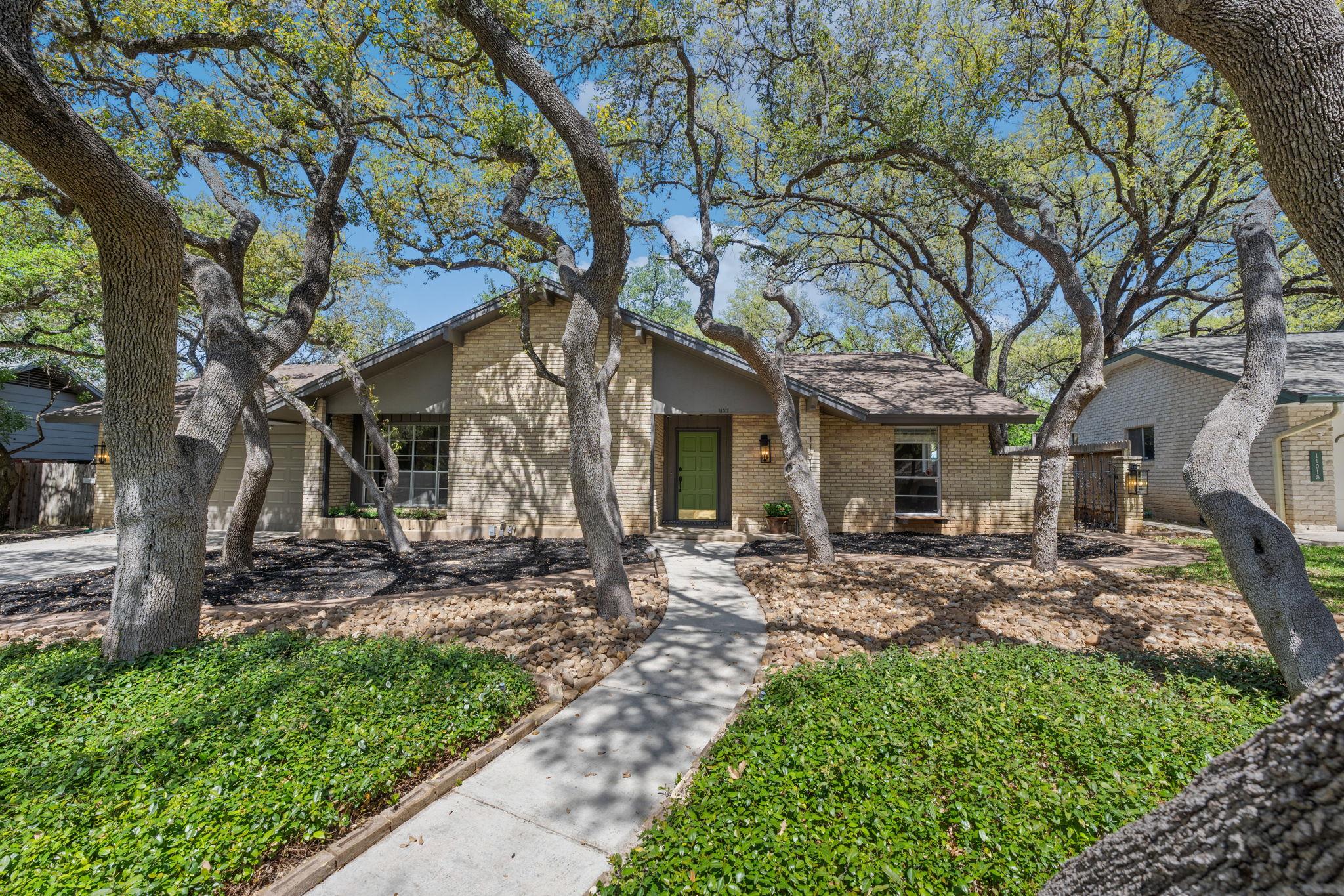 11011 Whispering Wind St, San Antonio, TX 78230