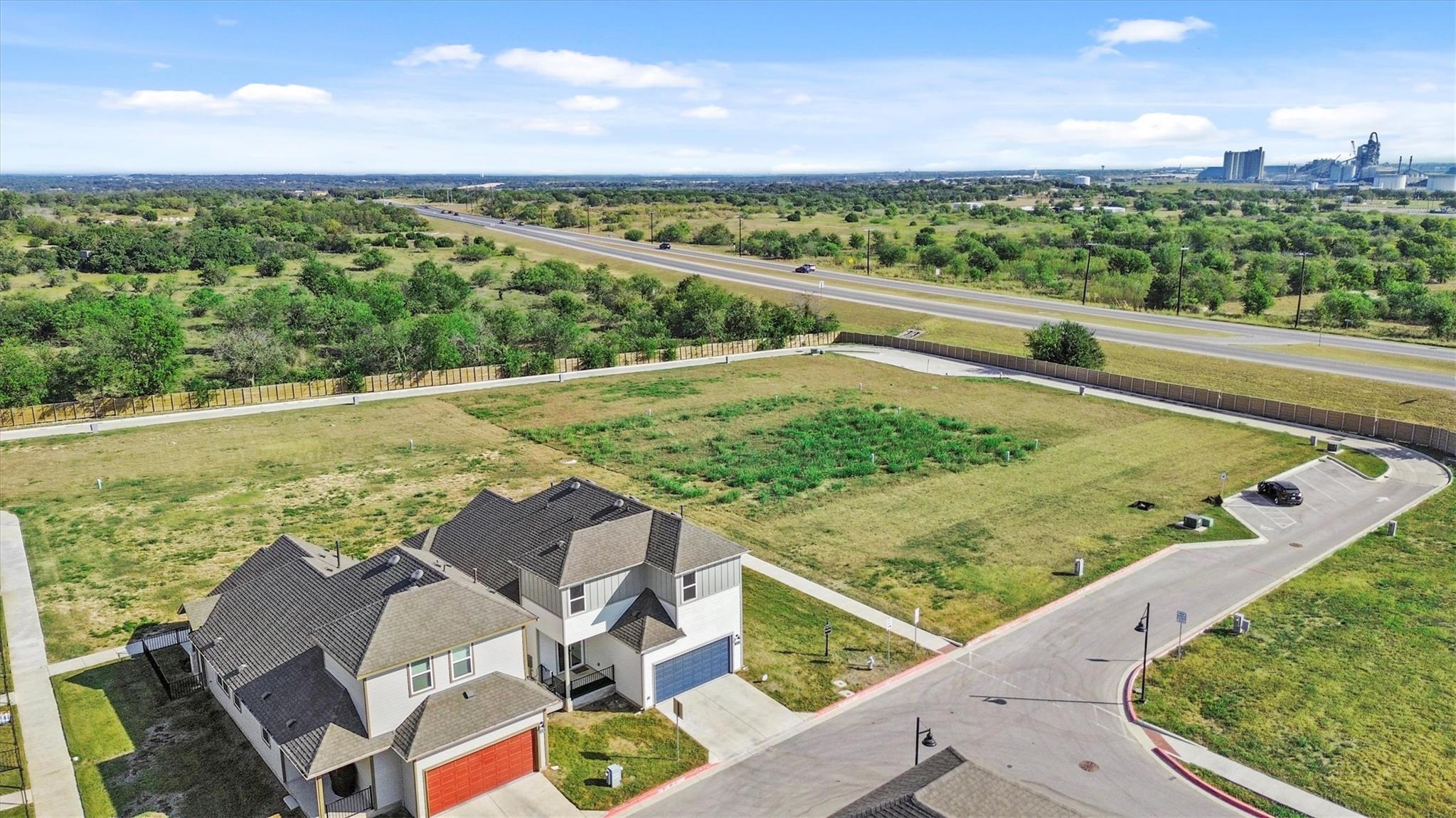 211 Pinnacle Ln, Kyle, TX 78640
