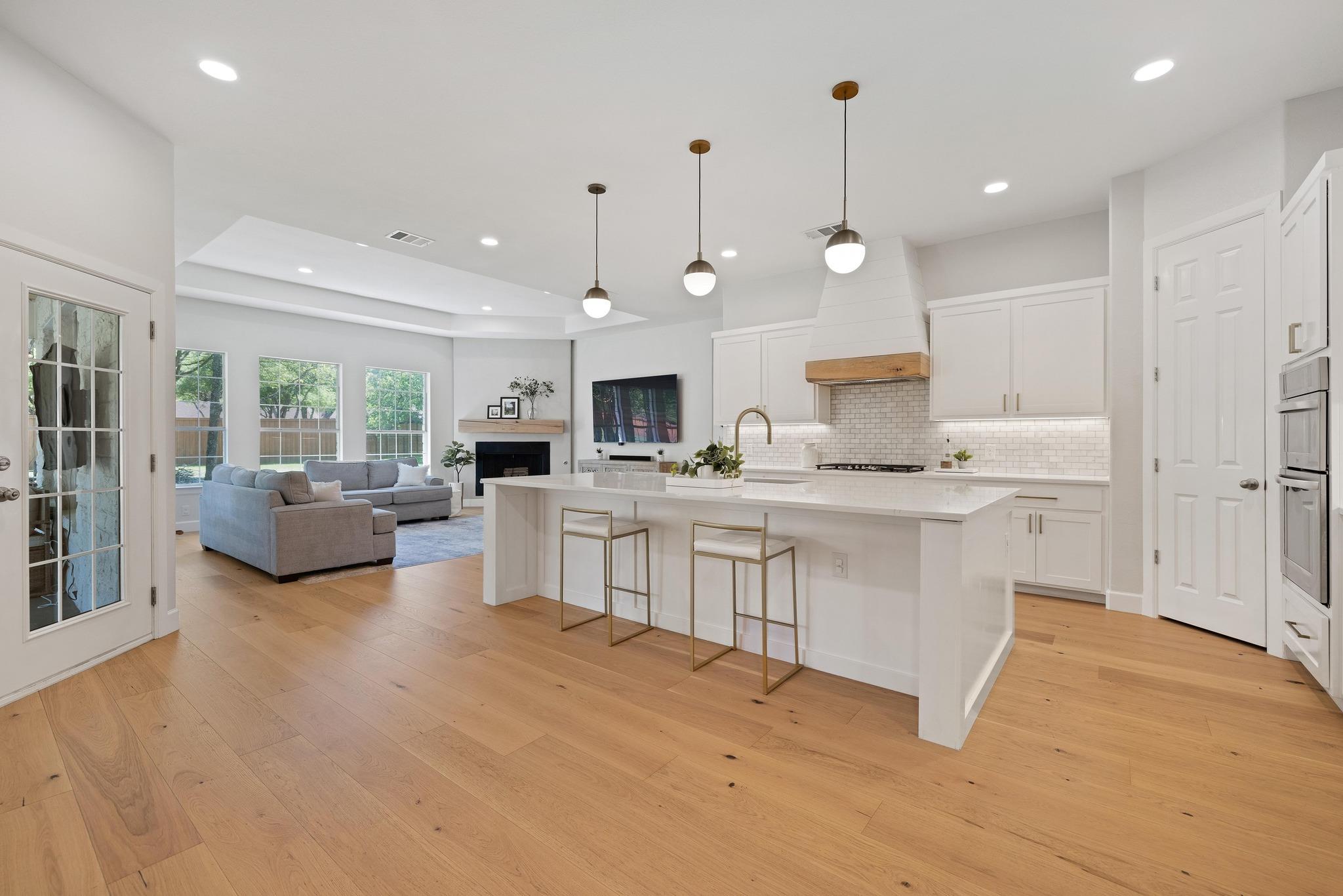 113 Oak Plaza Dr, Georgetown, TX 78628