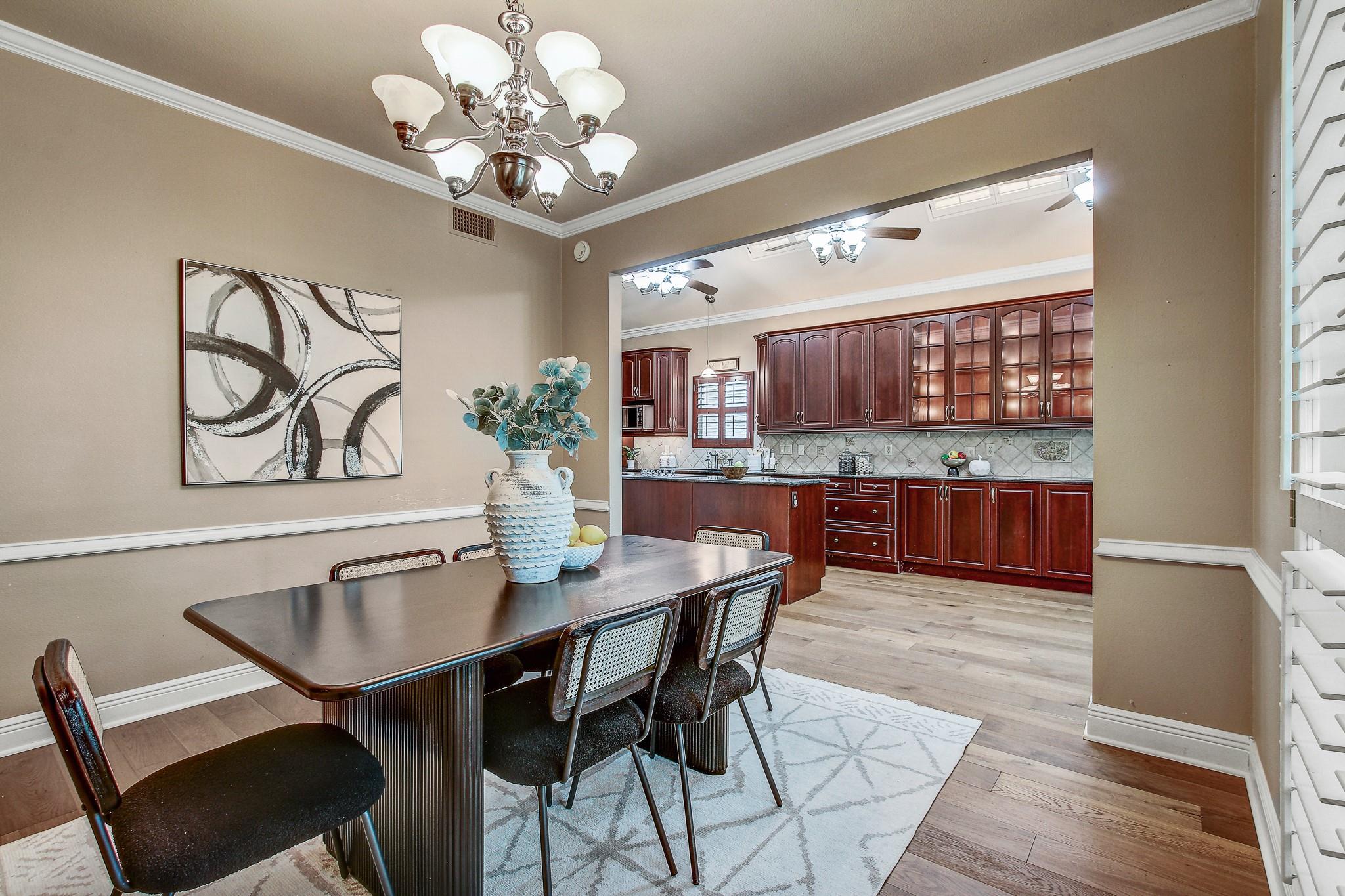 36 Cottondale Rd, The Hills, TX 78738
