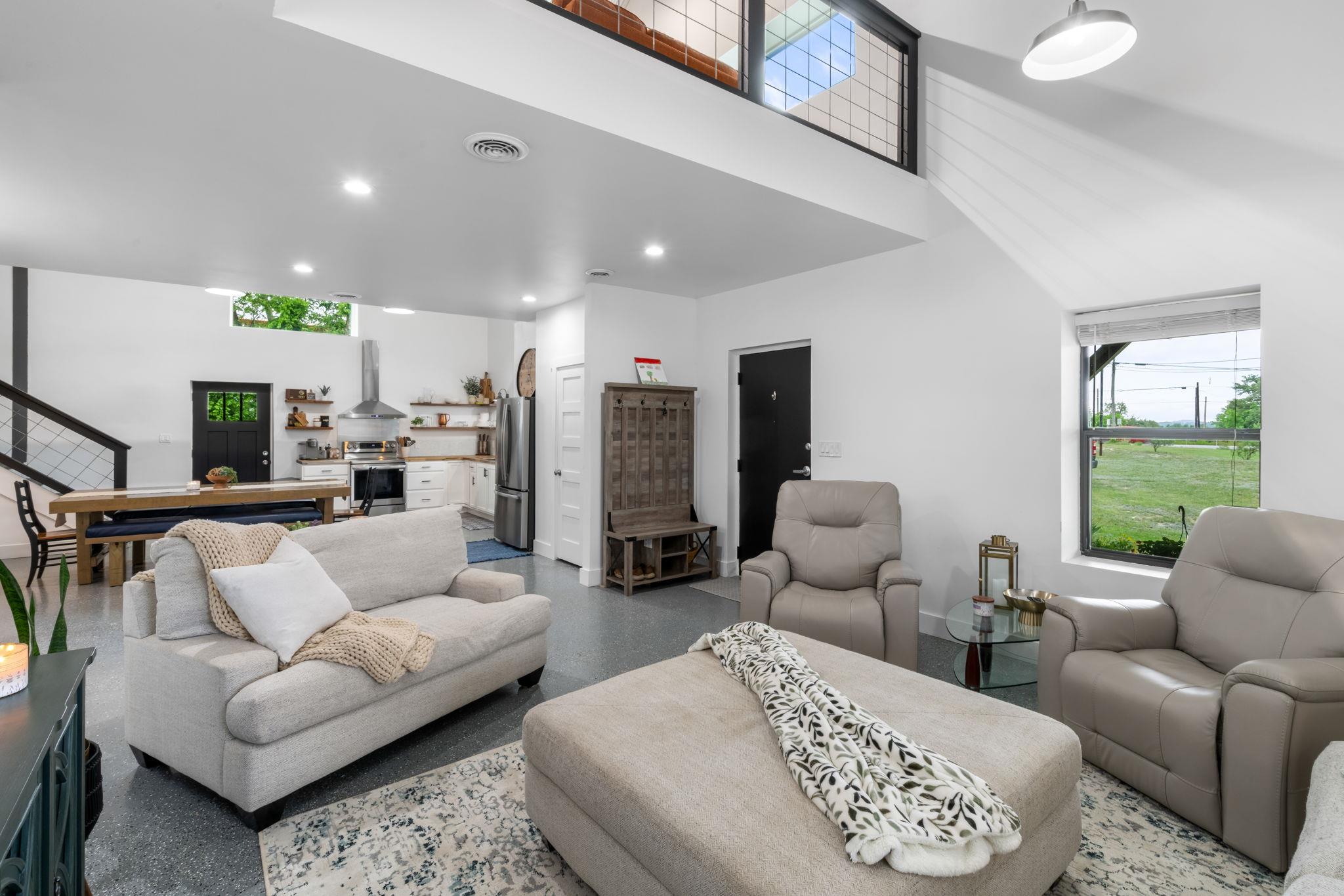 180 Henly Loop, Dripping Springs, TX 78620