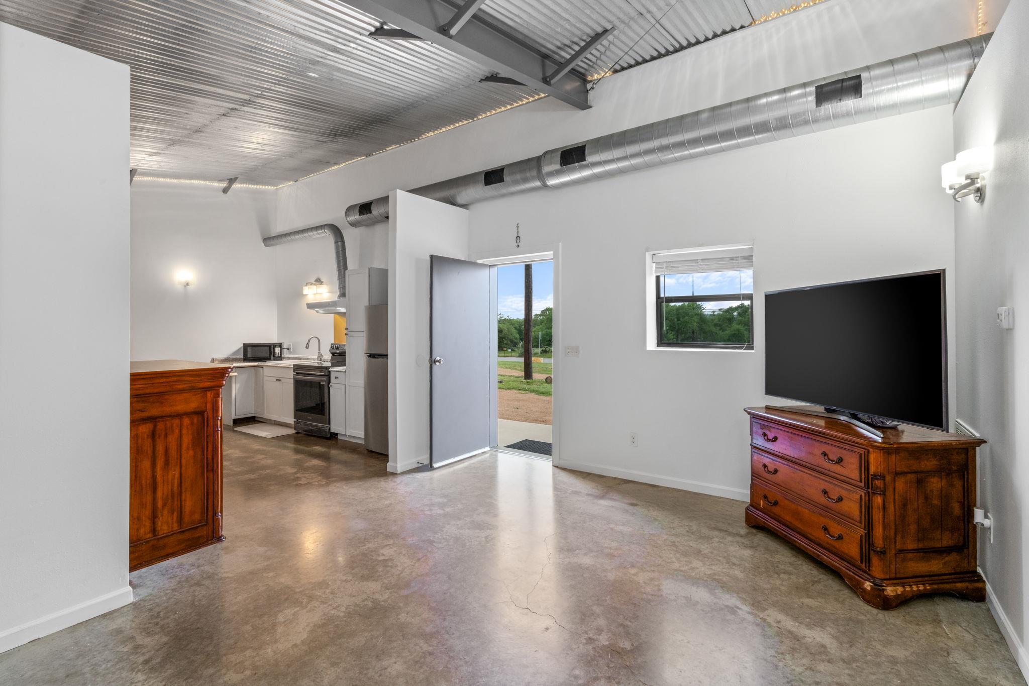 180 Henly Loop, Dripping Springs, TX 78620