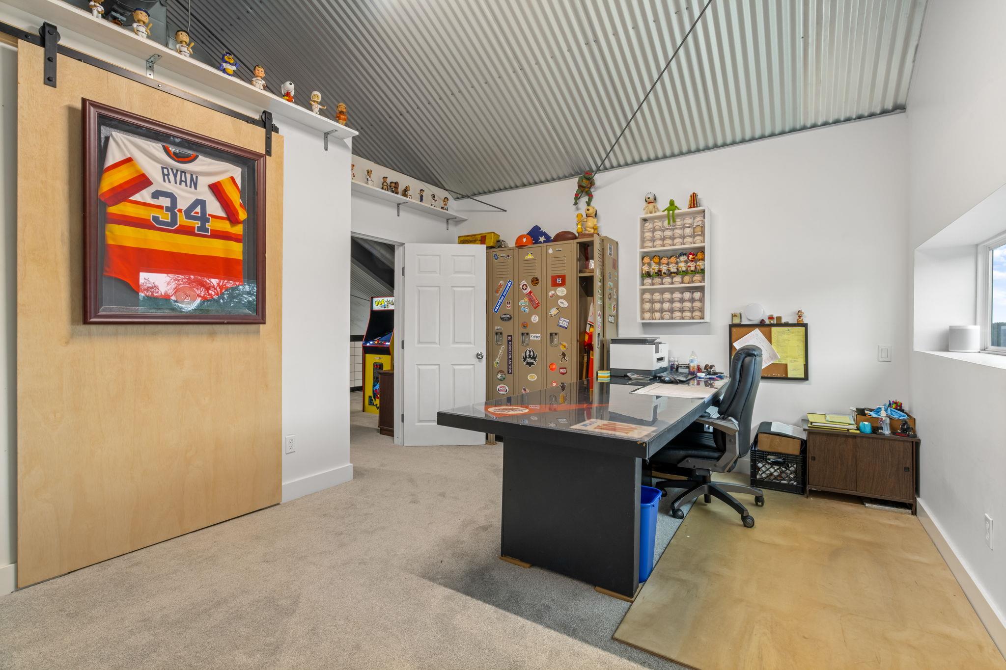 180 Henly Loop, Dripping Springs, TX 78620