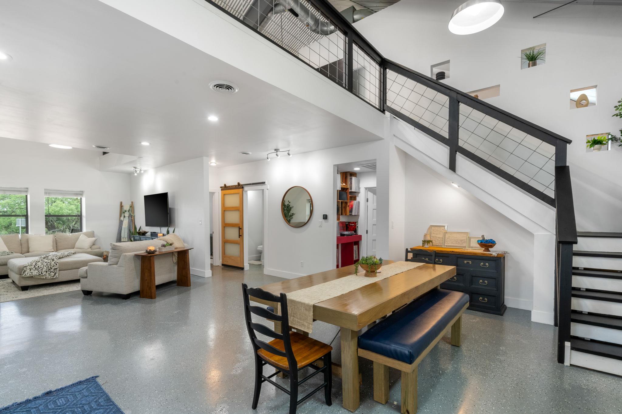 180 Henly Loop, Dripping Springs, TX 78620