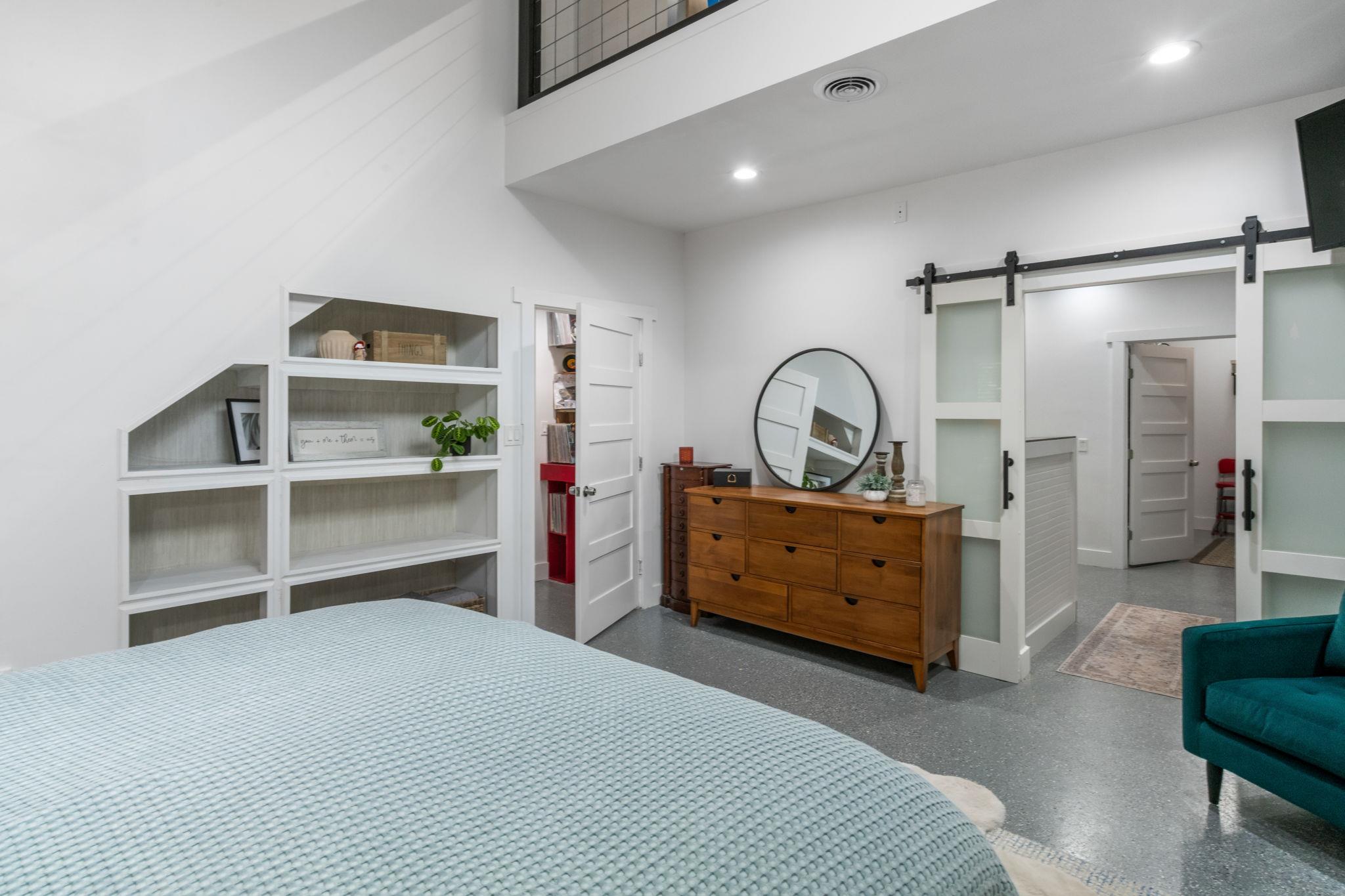 180 Henly Loop, Dripping Springs, TX 78620