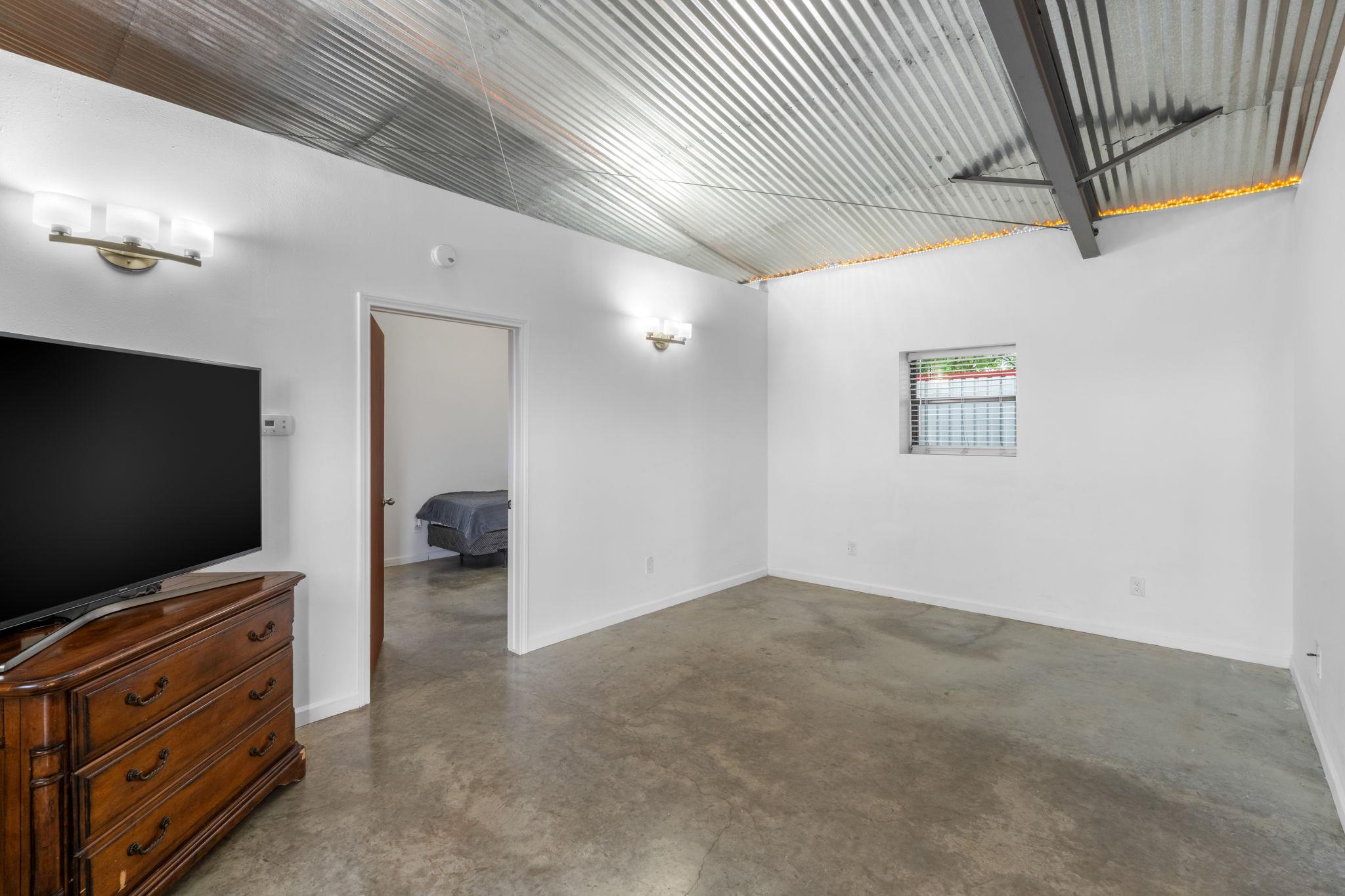 180 Henly Loop, Dripping Springs, TX 78620