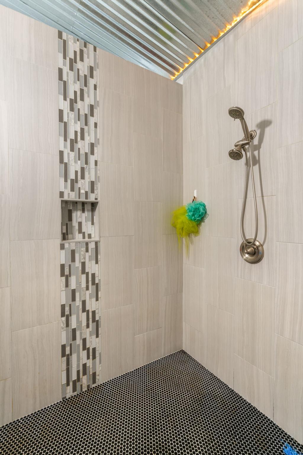 180 Henly Loop, Dripping Springs, TX 78620