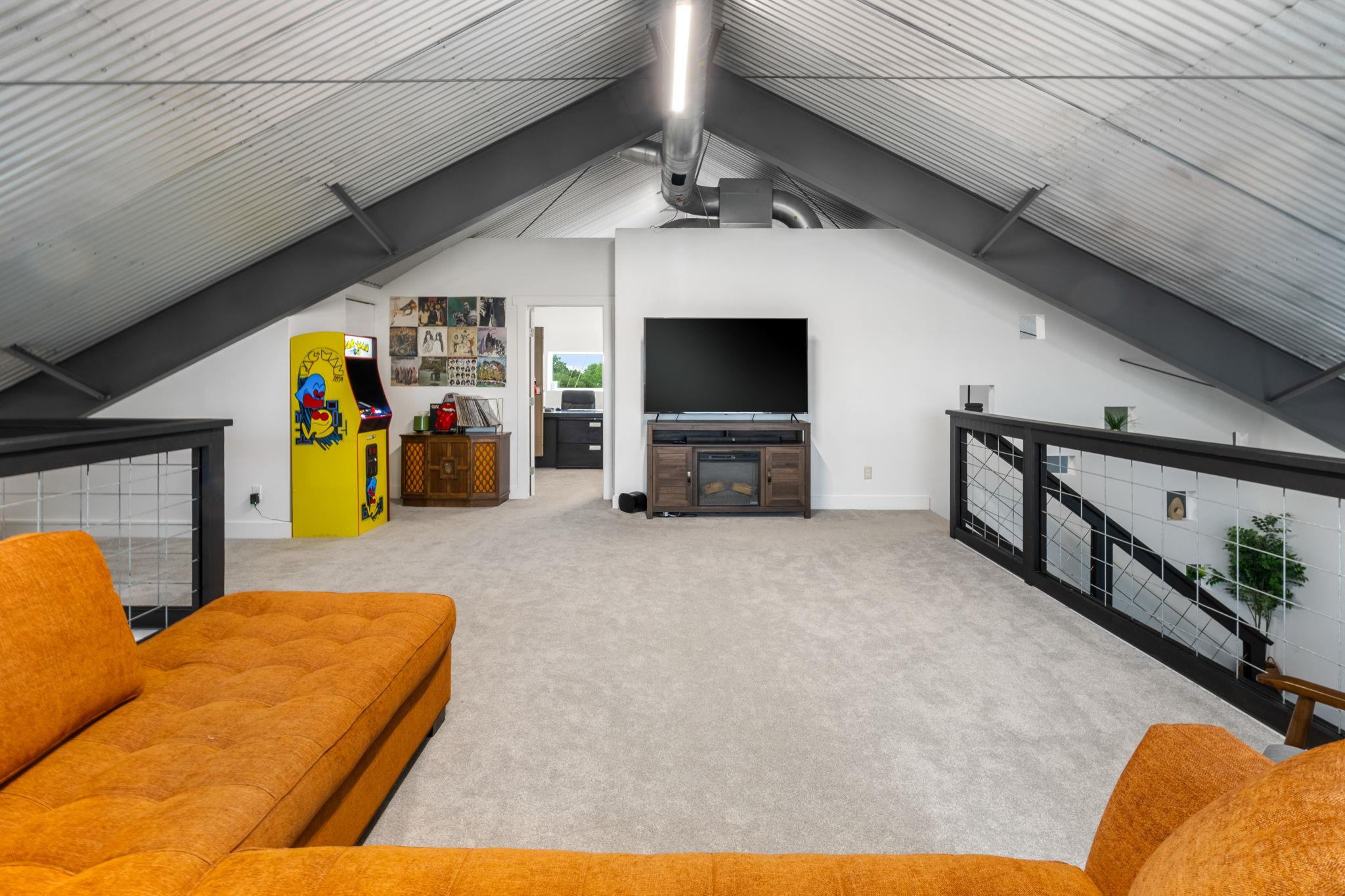 180 Henly Loop, Dripping Springs, TX 78620