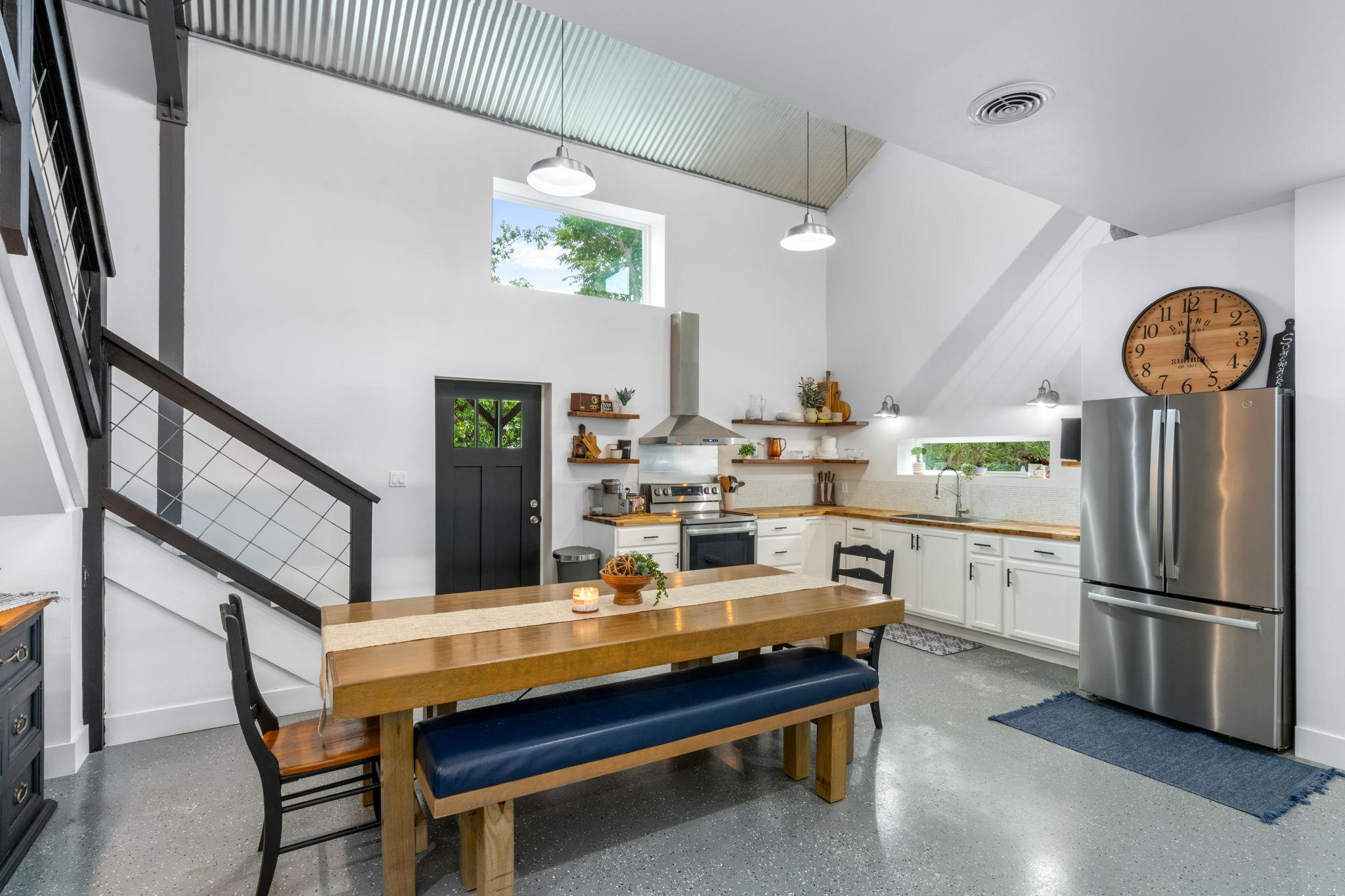 180 Henly Loop, Dripping Springs, TX 78620