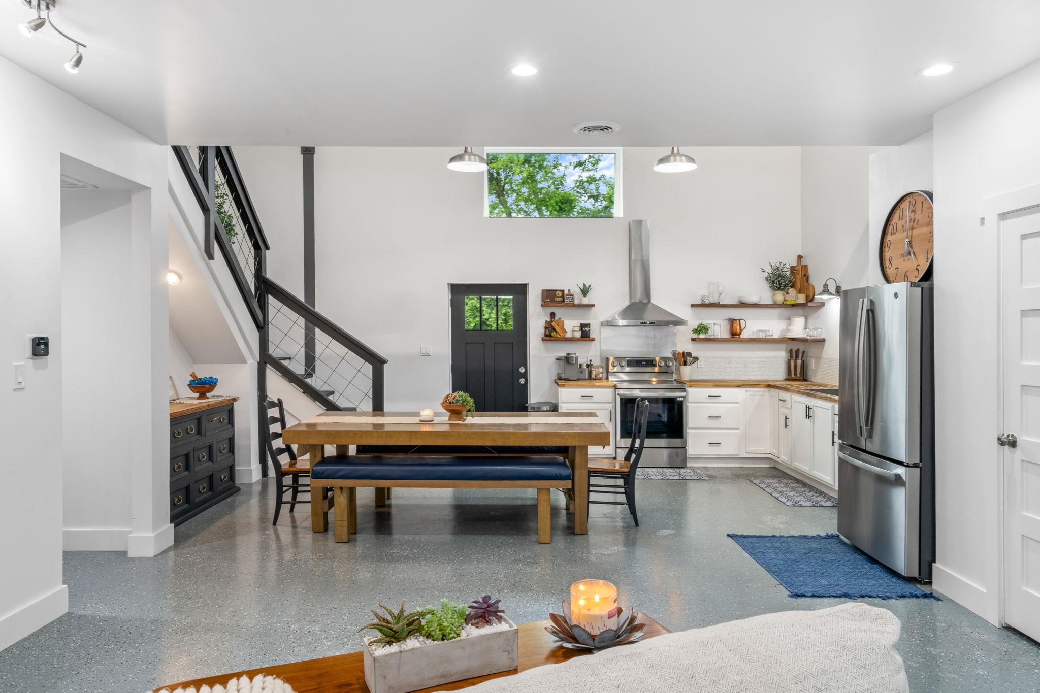 180 Henly Loop, Dripping Springs, TX 78620