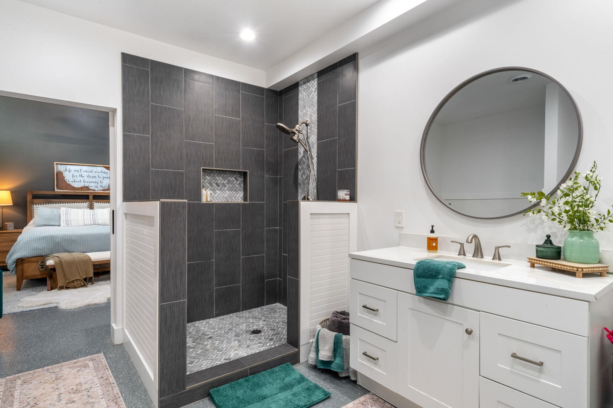 180 Henly Loop, Dripping Springs, TX 78620