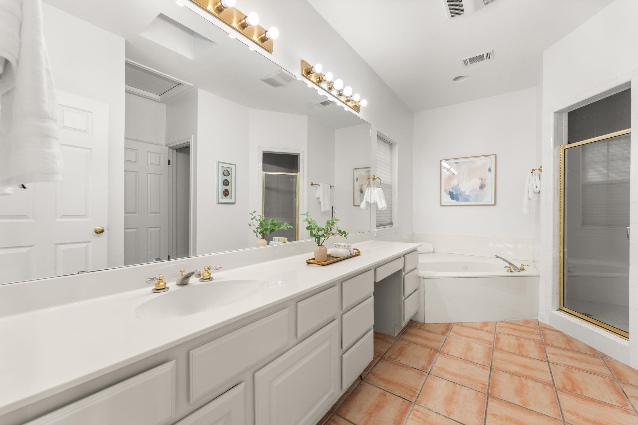 5913 N West Pl, Austin, TX 78731