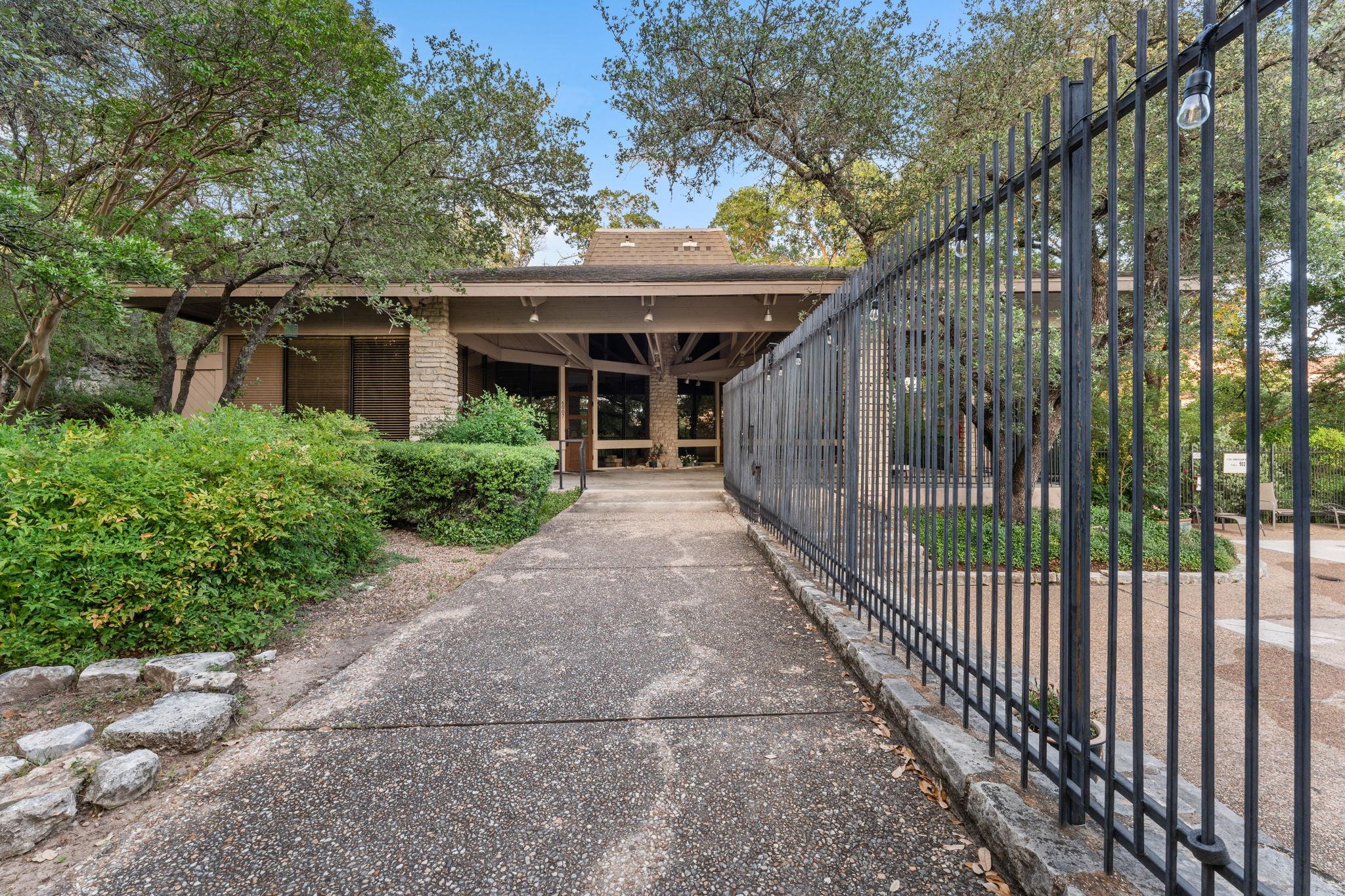 5913 N West Pl, Austin, TX 78731