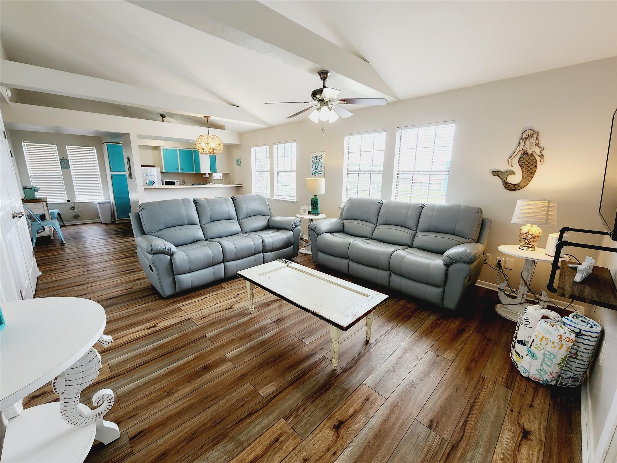 16606 John Davis Rd, Jamaica Beach, TX 77554