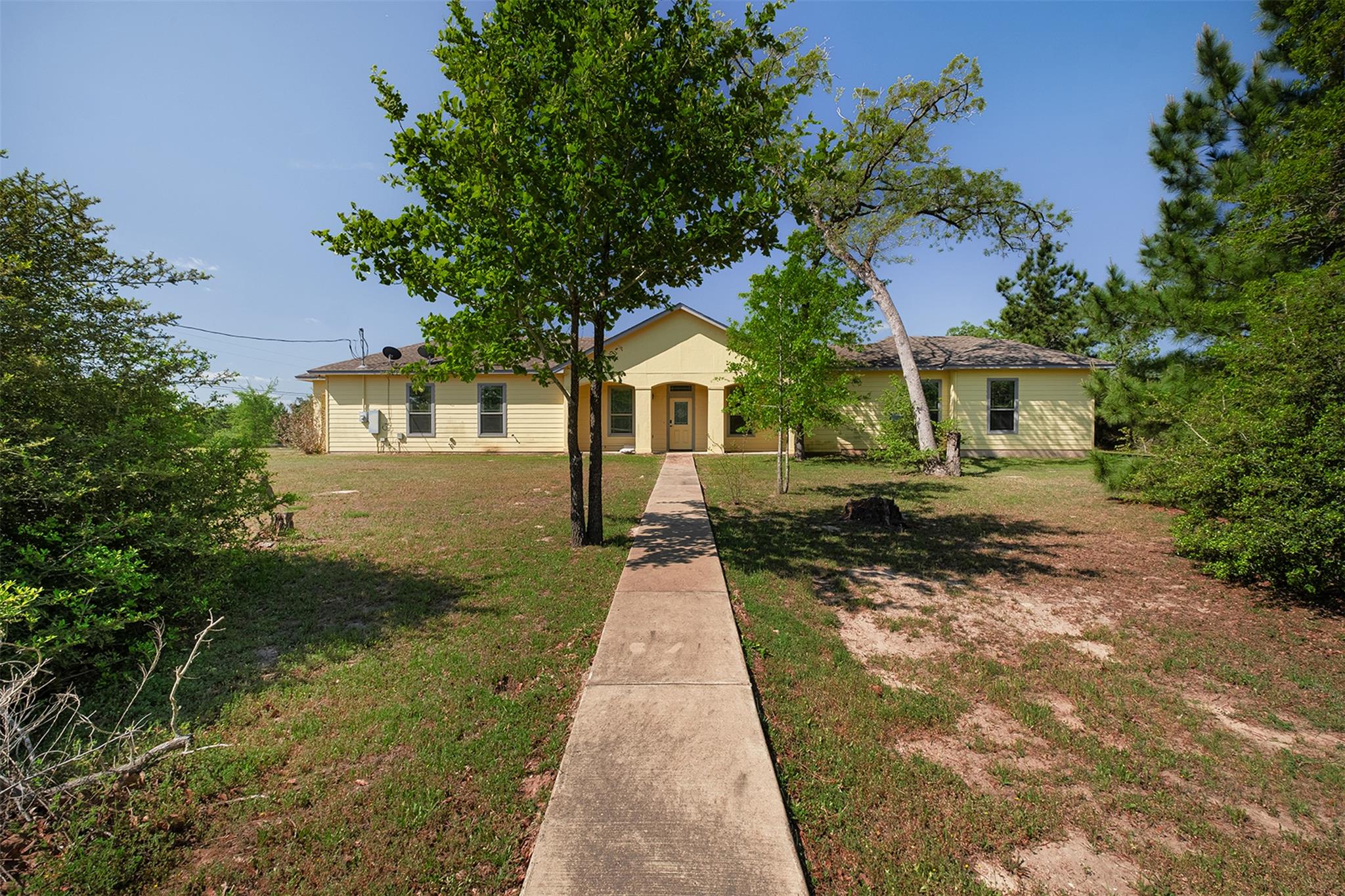 180 Jim Bowie Dr, Paige, TX 78659