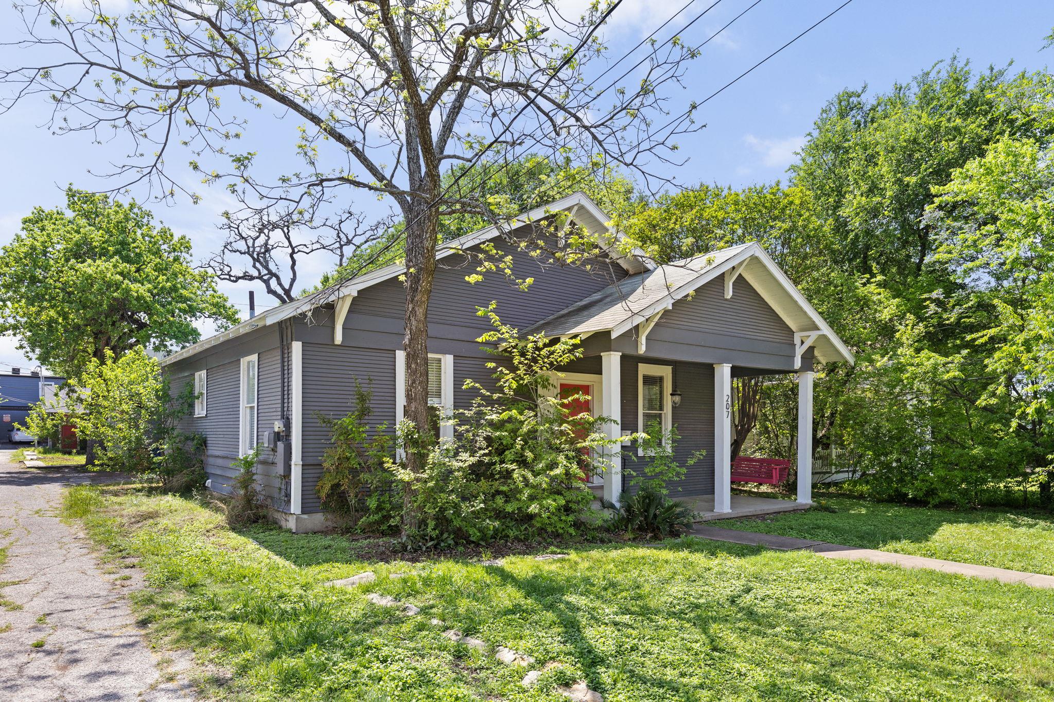 207 W 39th St, Austin, TX 78751
