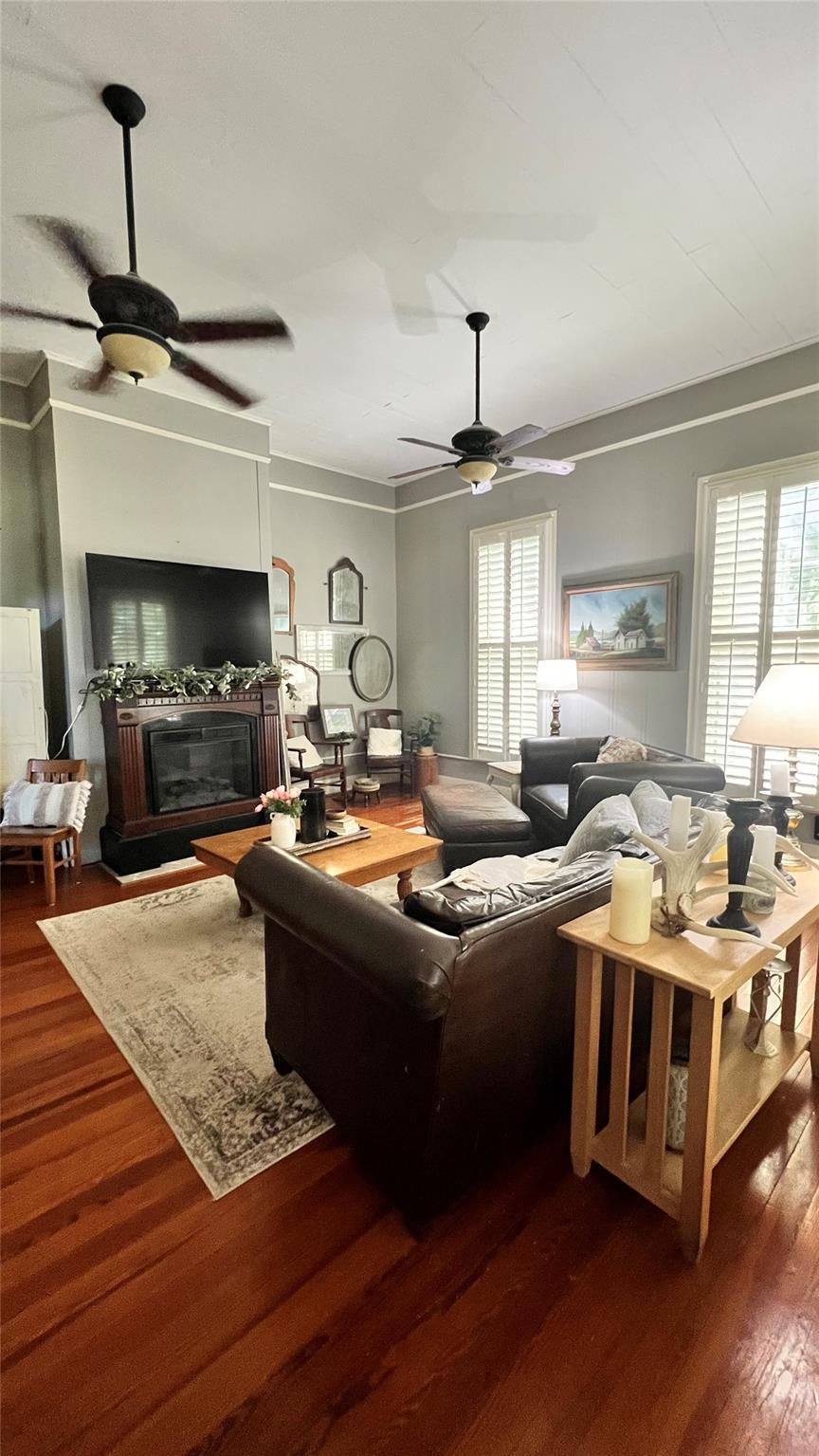 636 Franklin St S, La Grange, TX 78945