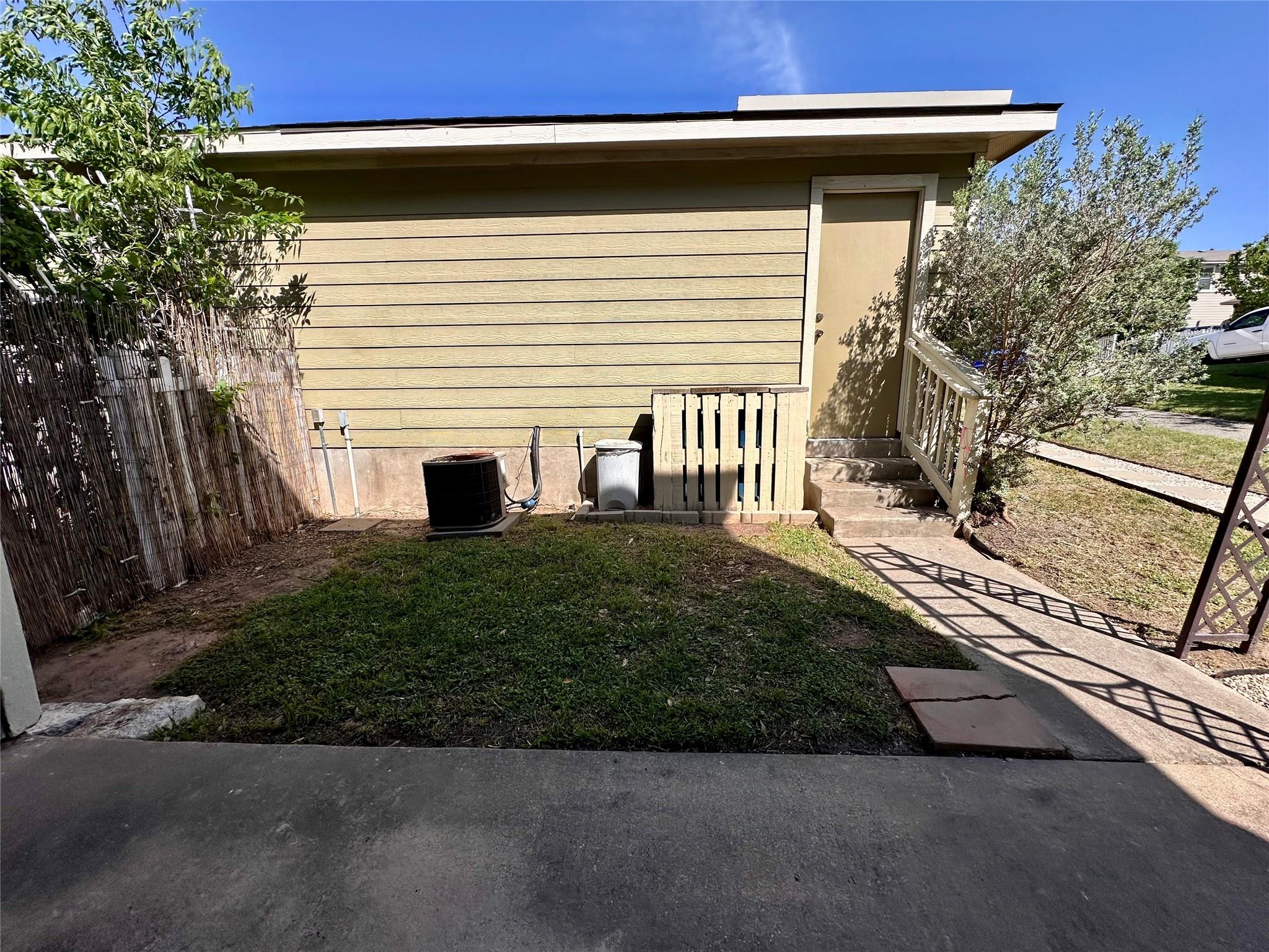 175 A MICHAELIS # A, Kyle, TX 78640