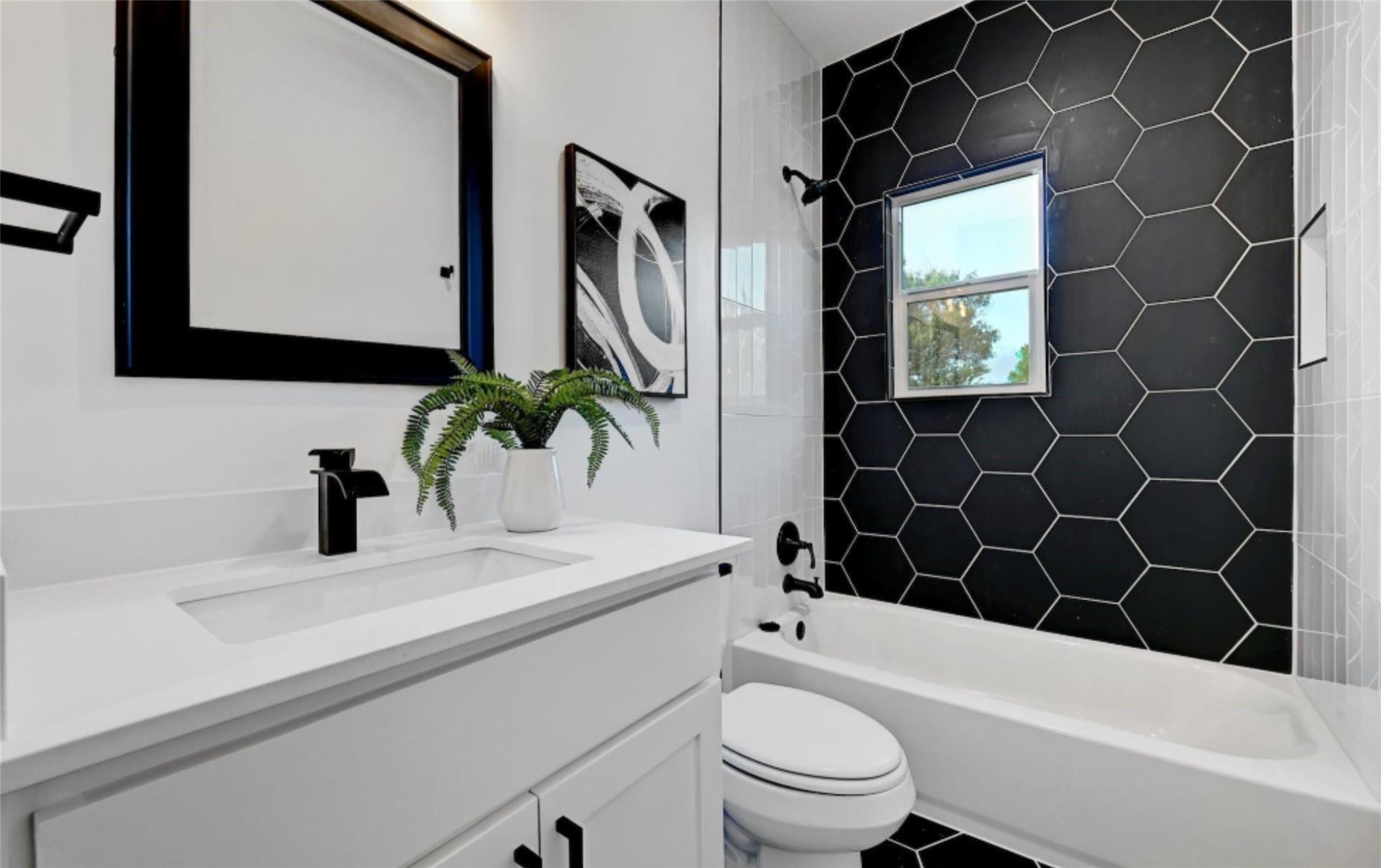 7613 Providence Ave # 1, Austin, TX 78752