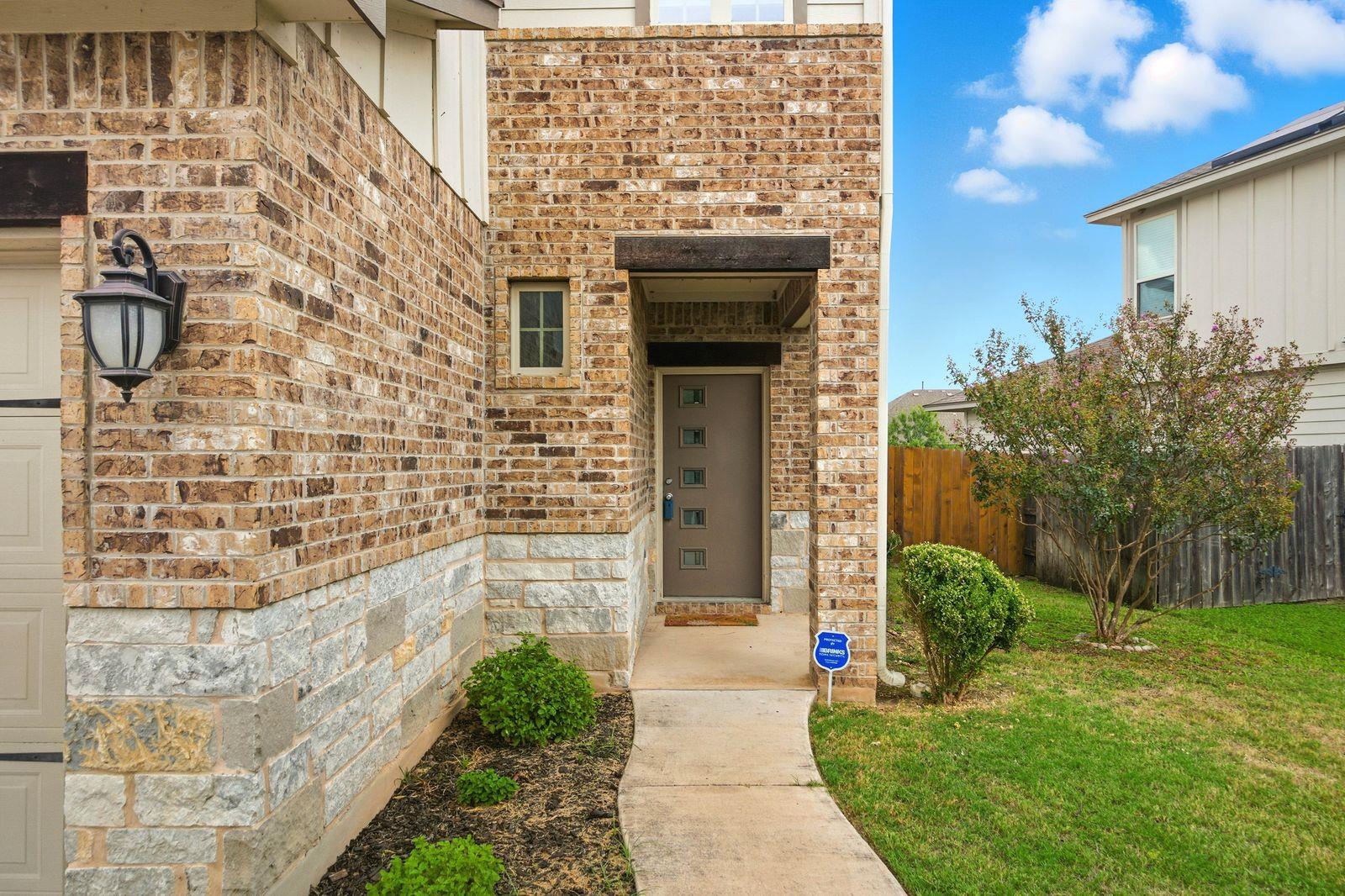 8012 Izetta Ln, Austin, TX 78744