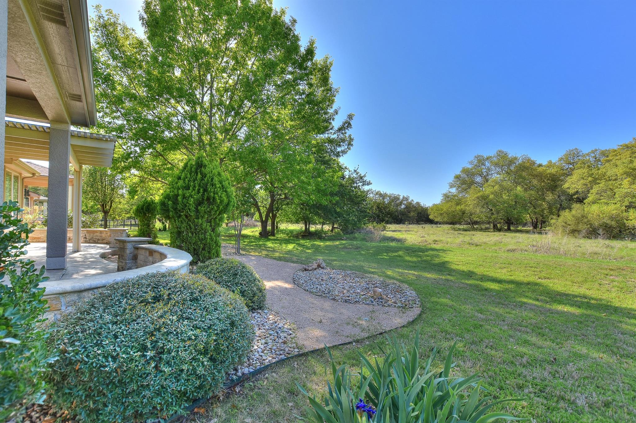 823 Whispering Wind Dr, Georgetown, TX 78633